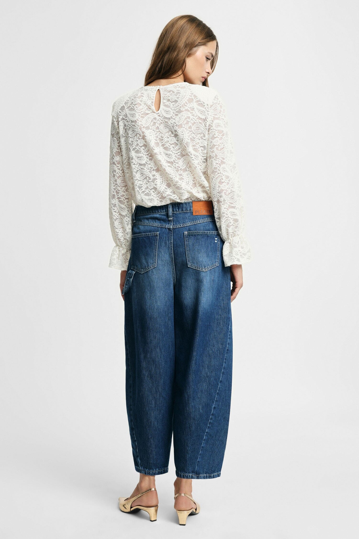 Balloon-fit jeans with a zip at the ankles, please