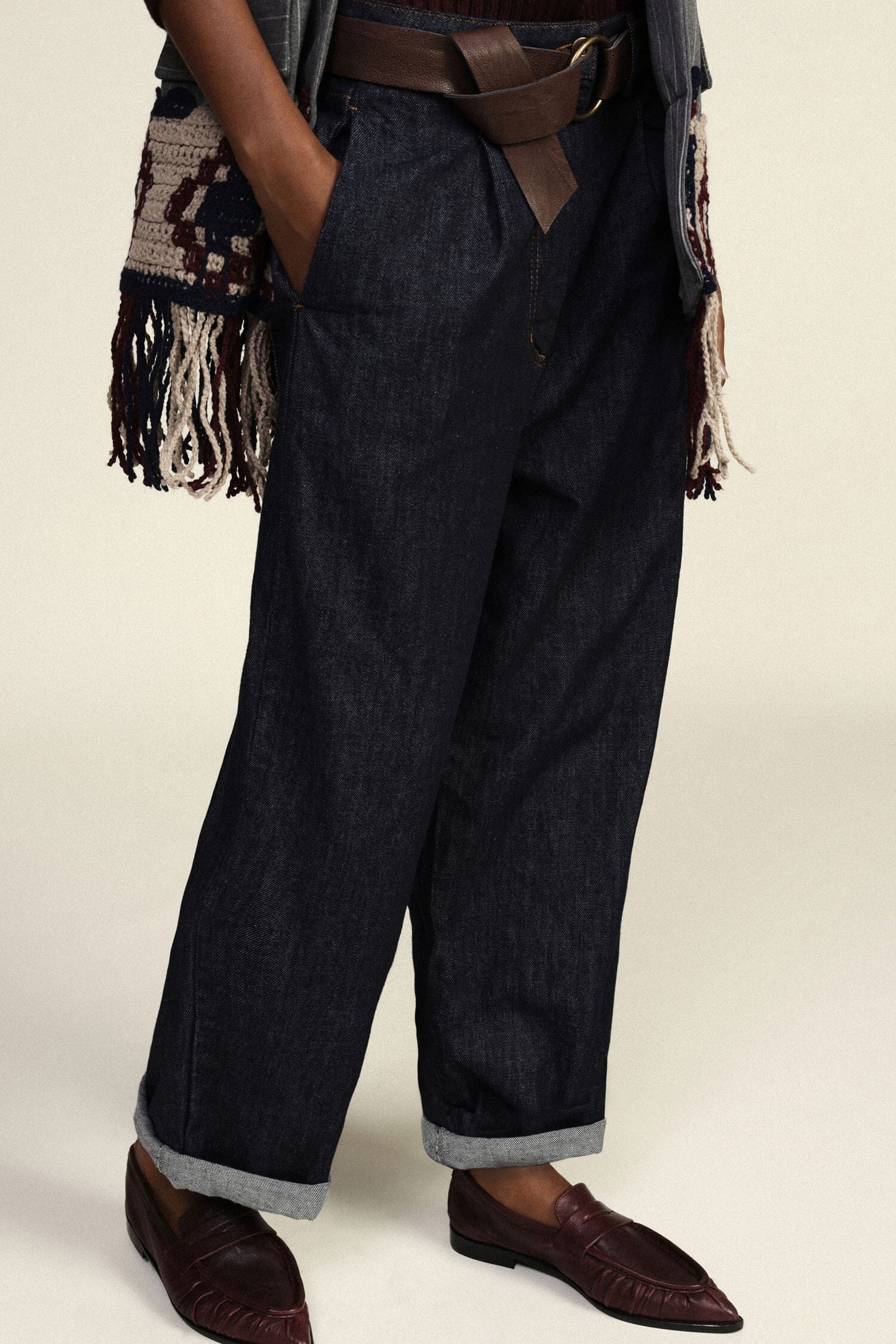Dixie Loose-Fit Jeans with Belt and Turn-up