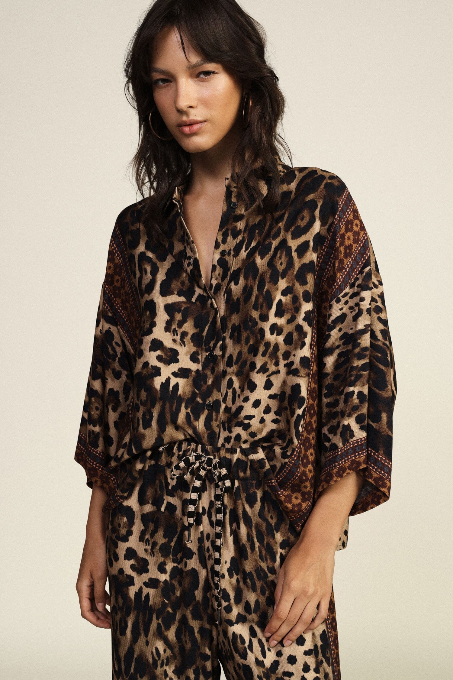 Dixie Loose-Fitting Animal Print Shirt with Three-Quarter Sleeves