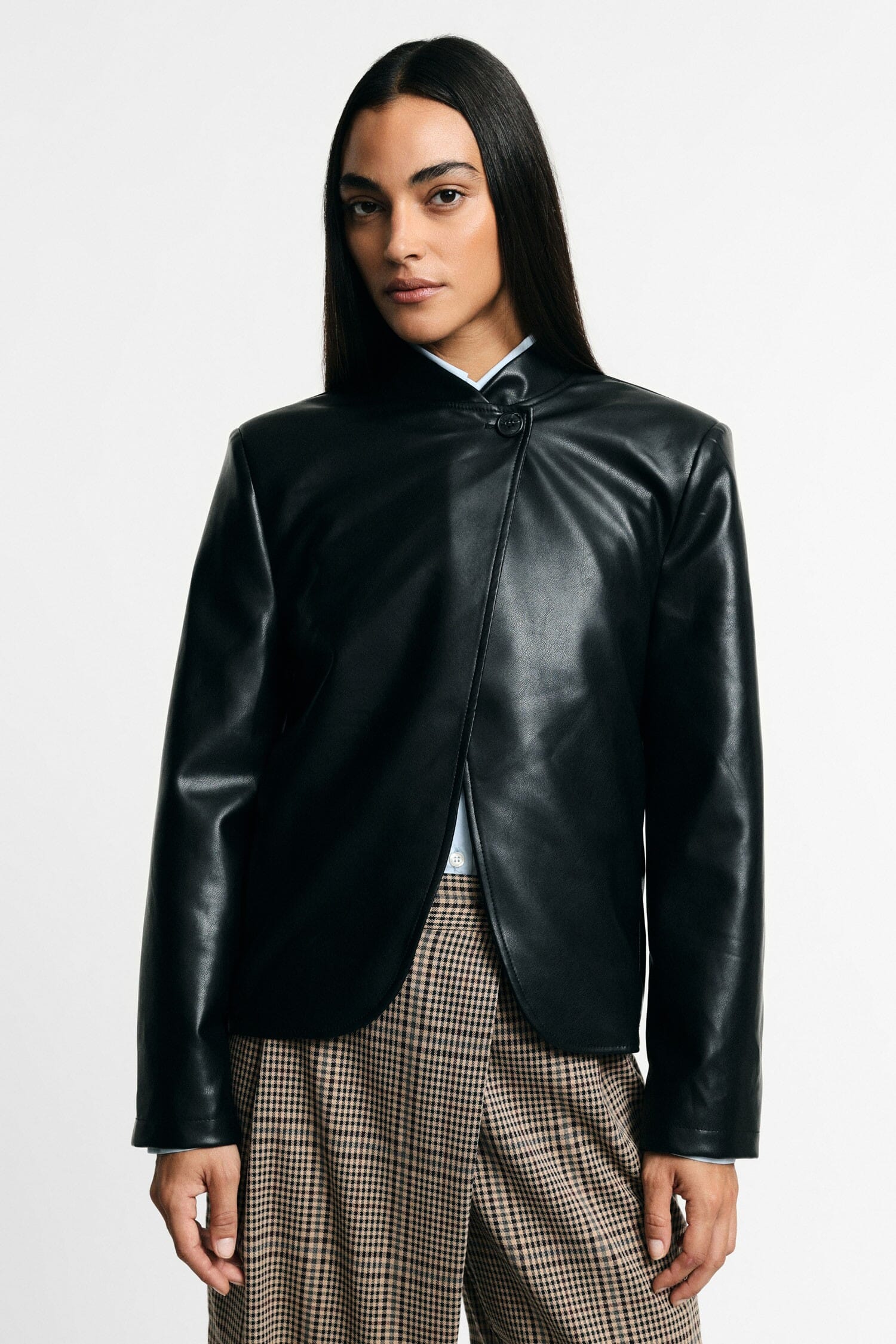 Blazer court à fermeture asymétrique à boutons « Please »
