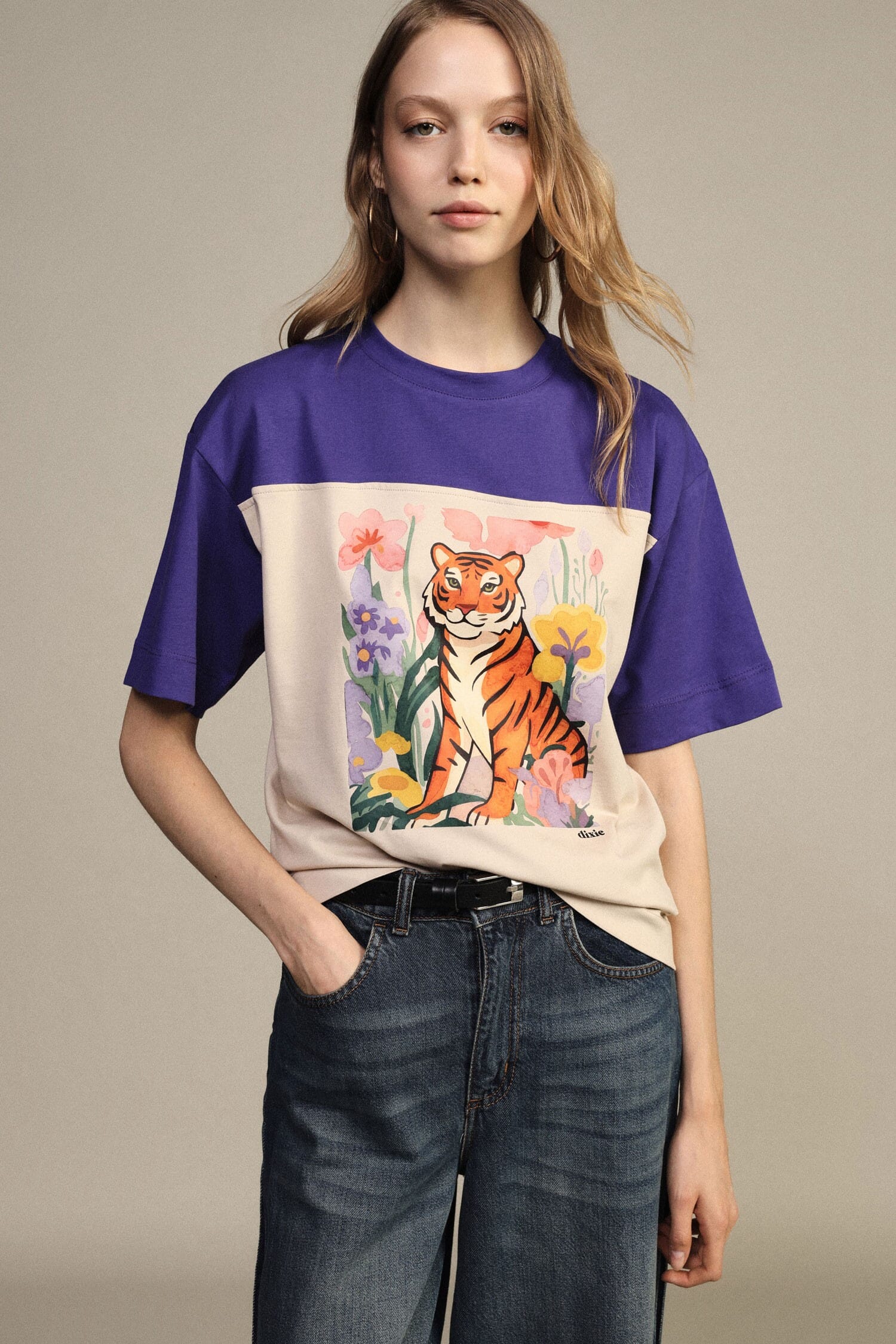 T-Shirt Stampa Tigre E Fiori Maniche Corte Dixie