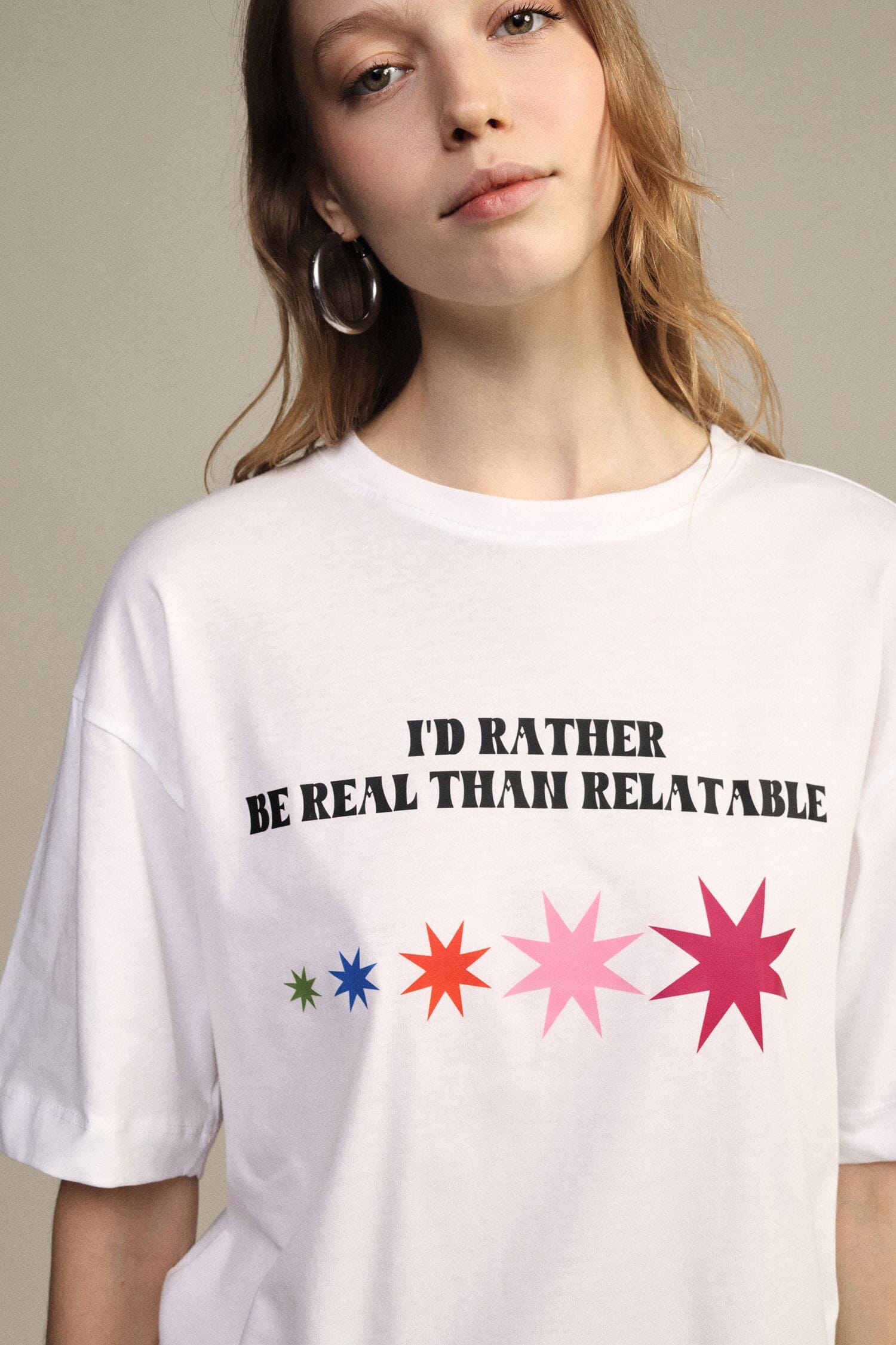 T-Shirt Girocollo Stampa Frase E Stelle Colorate Dixie
