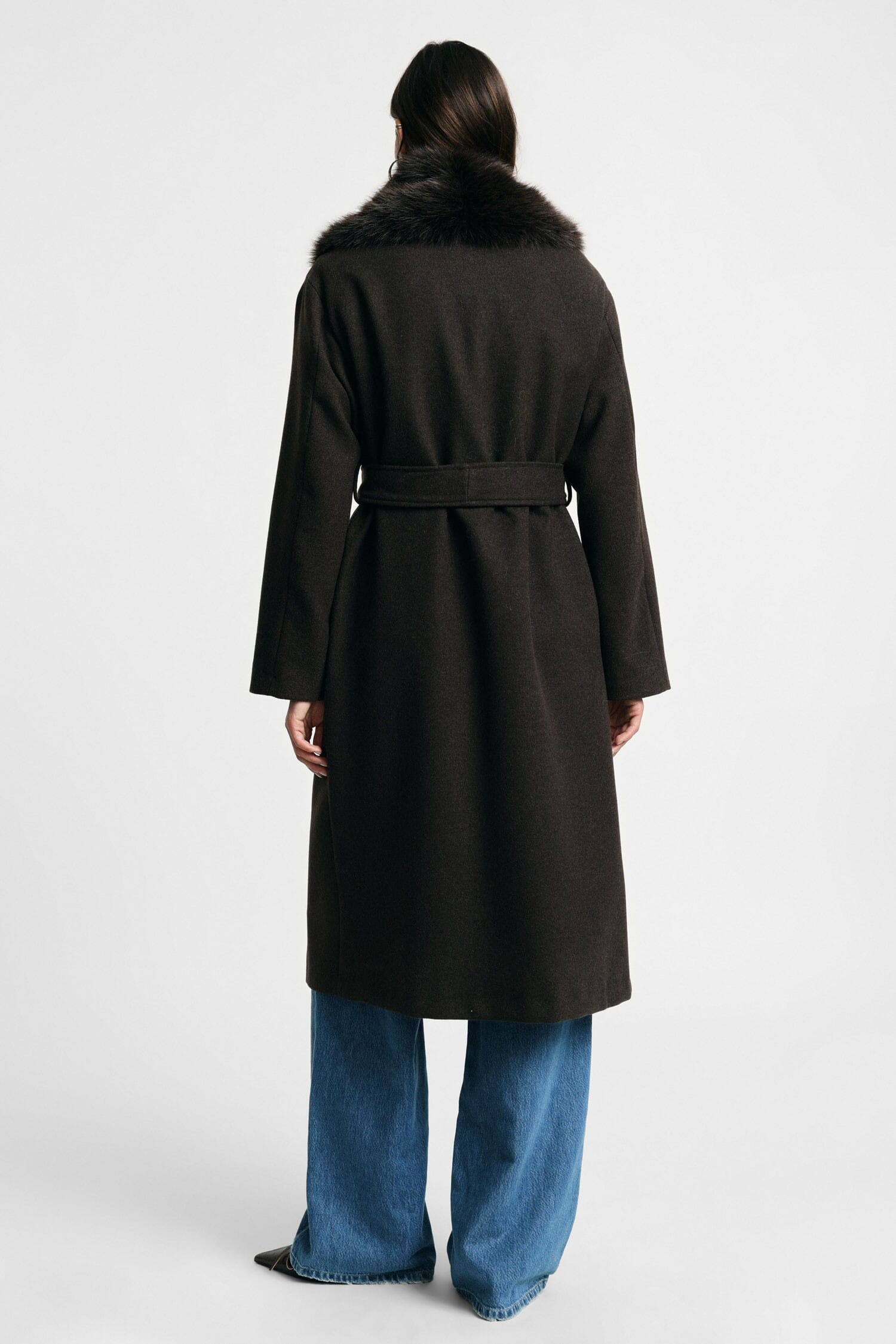 Manteau long à grand col en fourrure Please