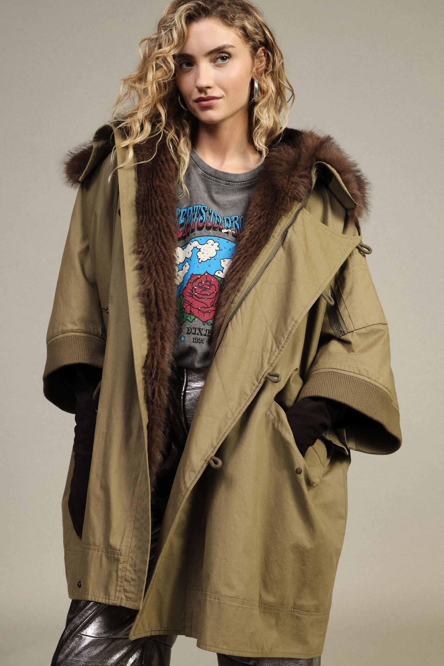 Manteau oversize avec boutons et col en fourrure Dixie