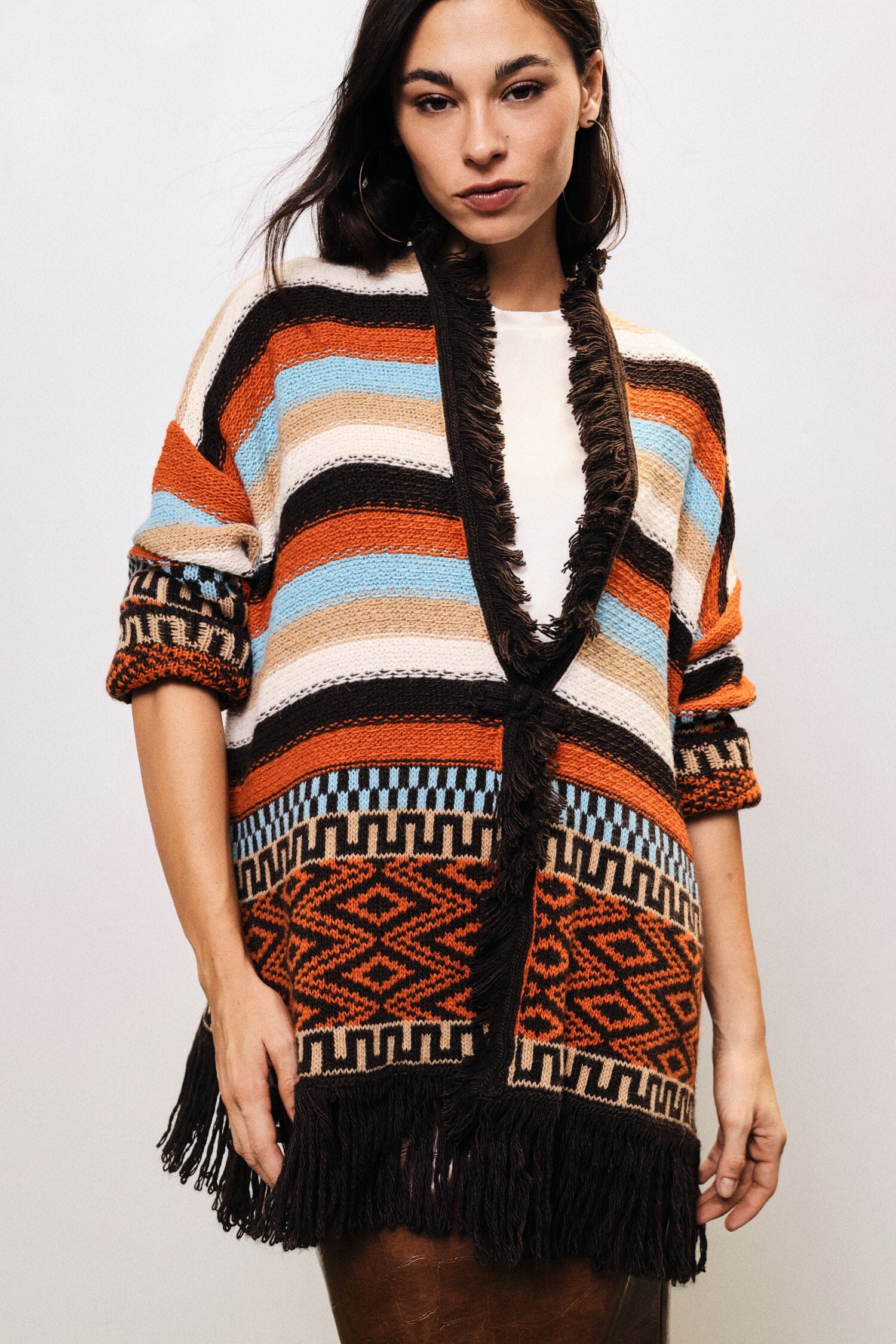 Poncho Con Frange E Motivi Geometrici Dixie