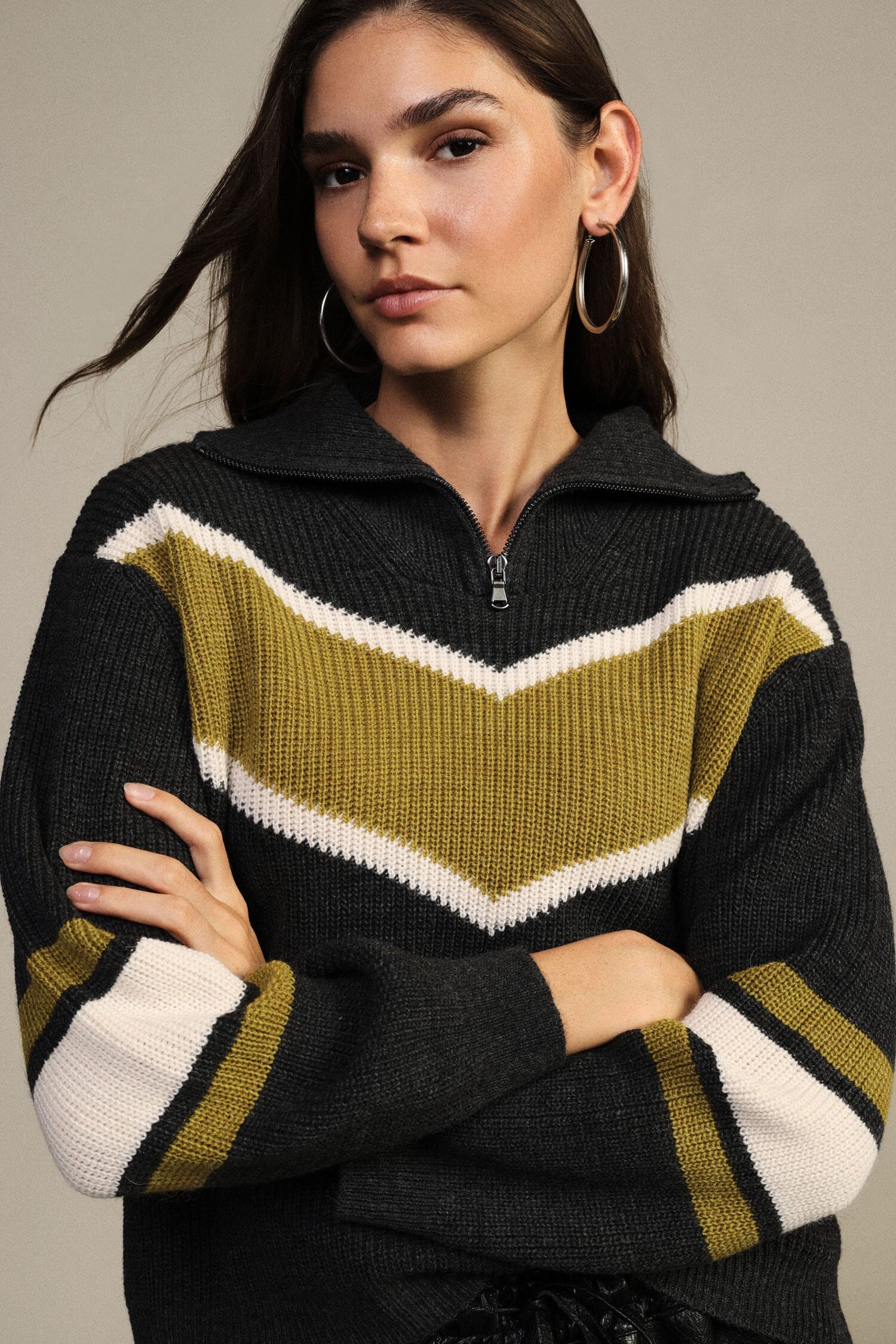 Maglione Girocollo A Costine Con Zip E Motivo A V Dixie