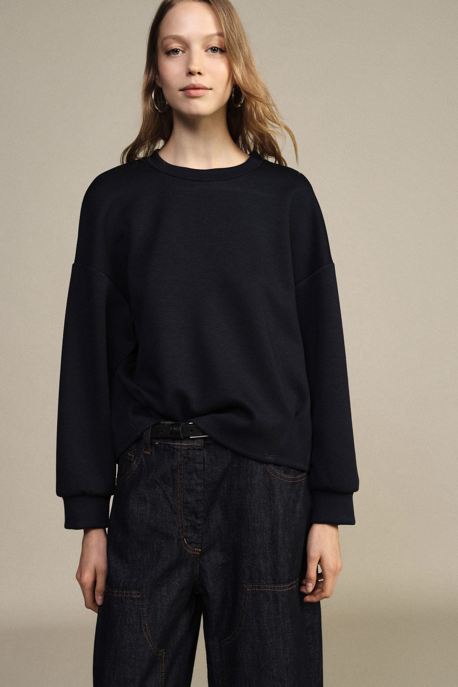 Dixie Crew-neck Sweatshirt with Wide Sleeves and Rounded Hem