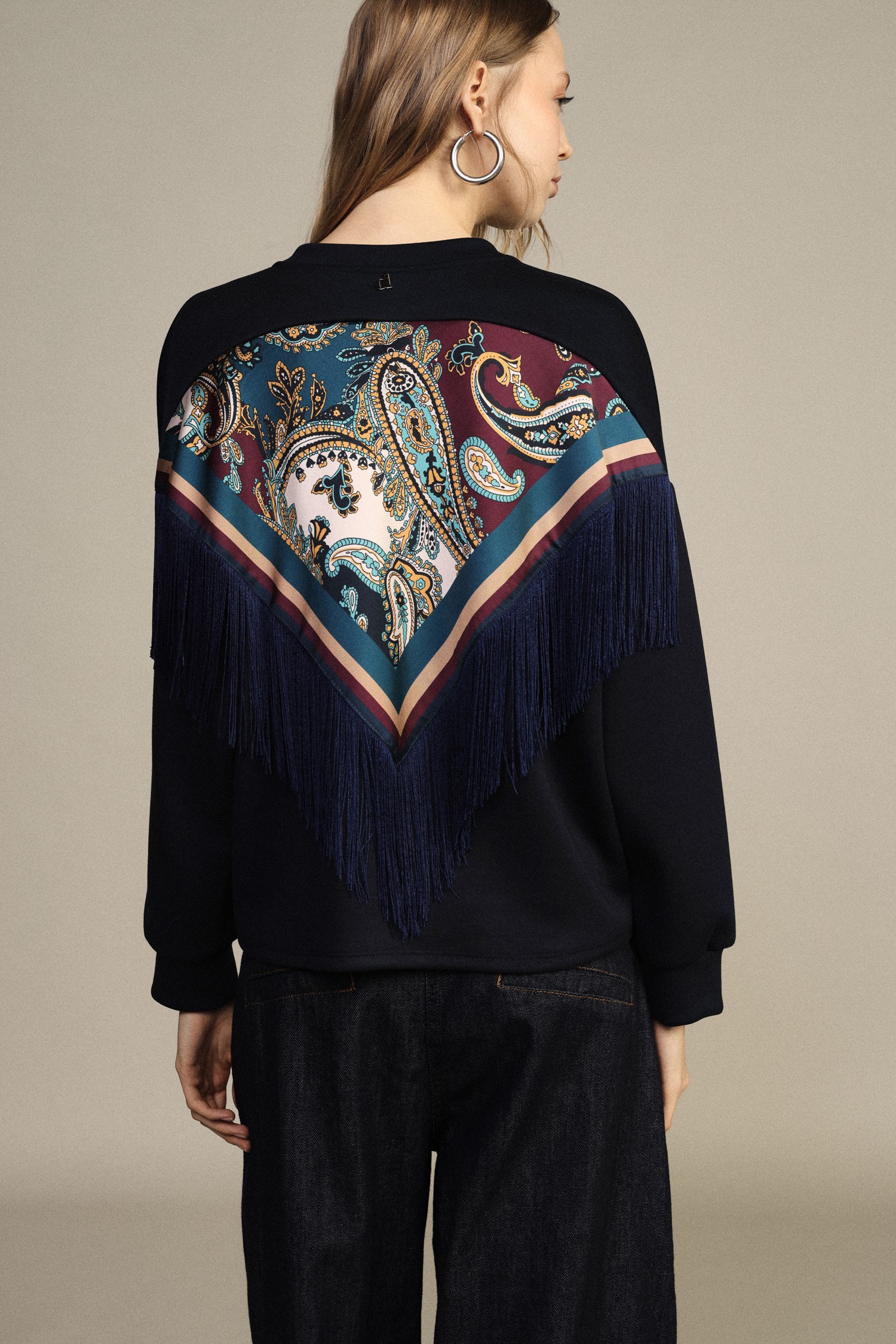 Dixie Crew-neck Sweatshirt with Wide Sleeves and Rounded Hem