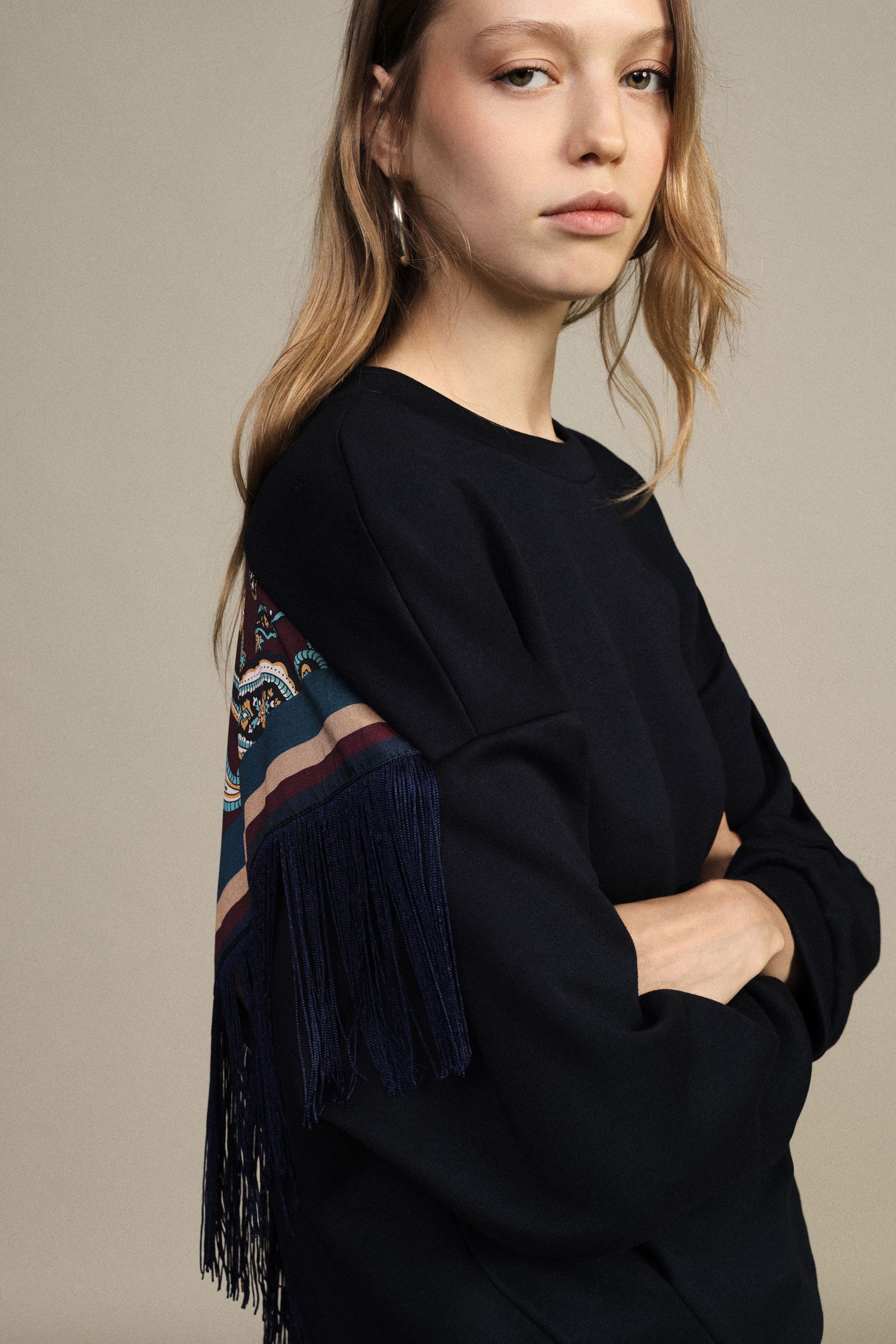 Dixie Crew-neck Sweatshirt with Wide Sleeves and Rounded Hem