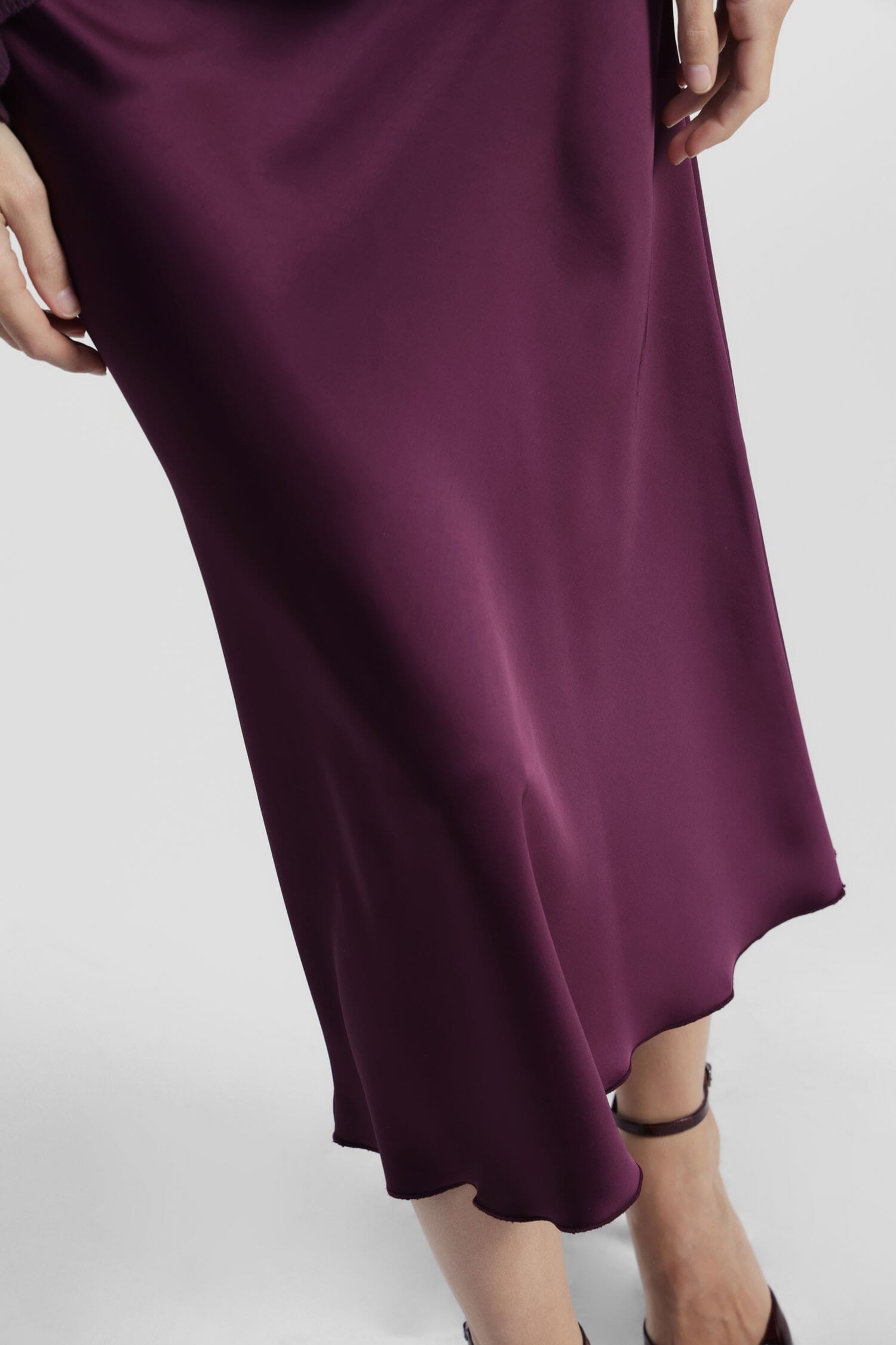 Jupe midi évasée unie, taille moyenne, modèle Dixie