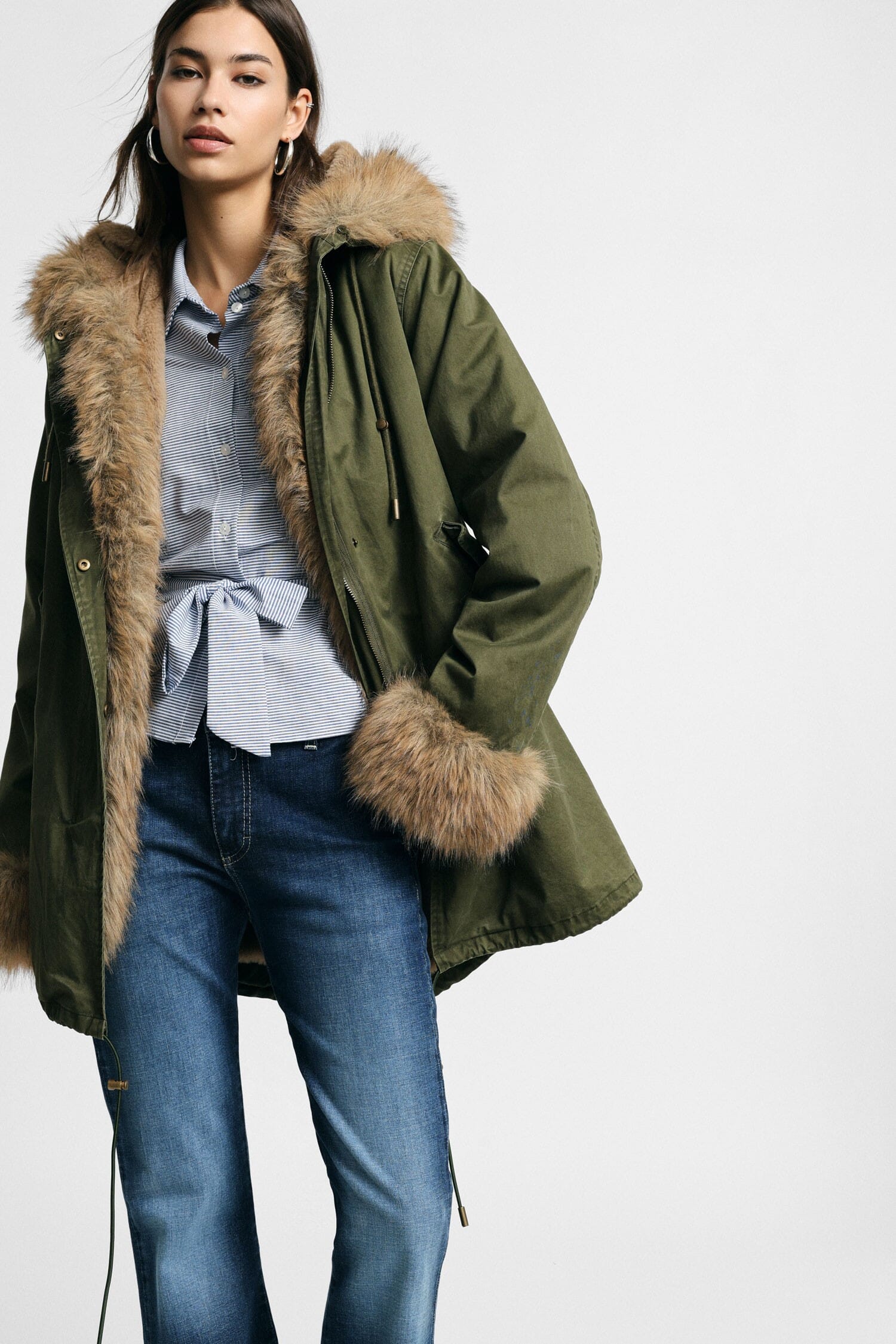 Parka à capuche et bordures en fausse fourrure Please