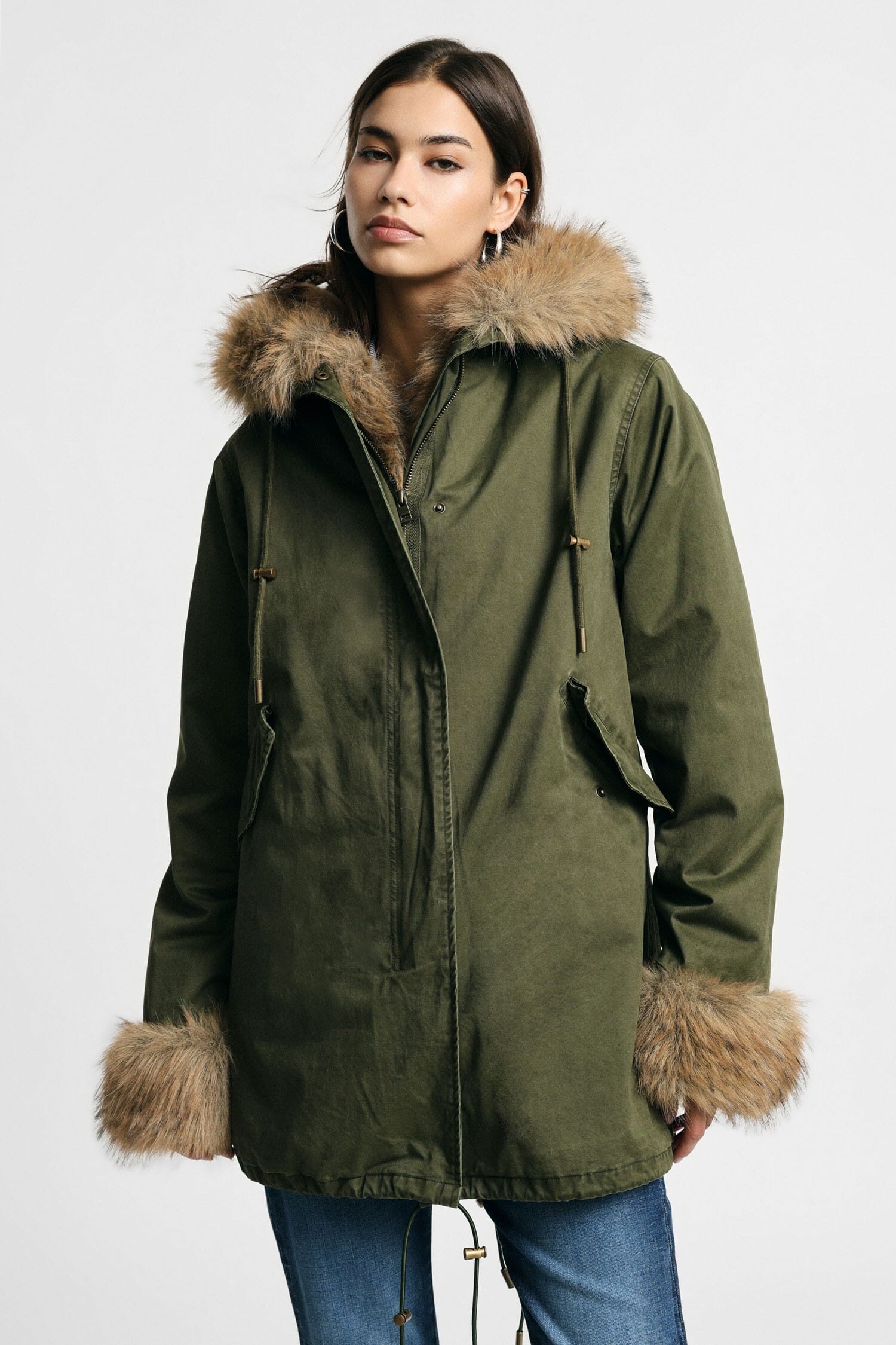 Parka à capuche et bordures en fausse fourrure Please