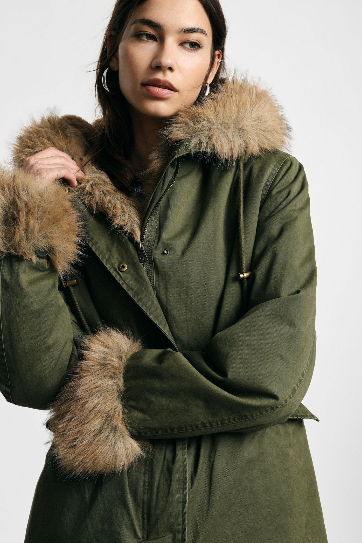 Parka à capuche et bordures en fausse fourrure Please