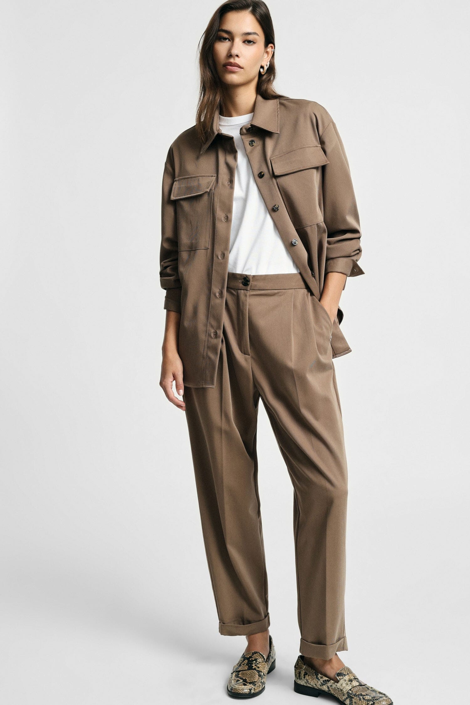 Pantalon à pinces, taille haute et revers, Please