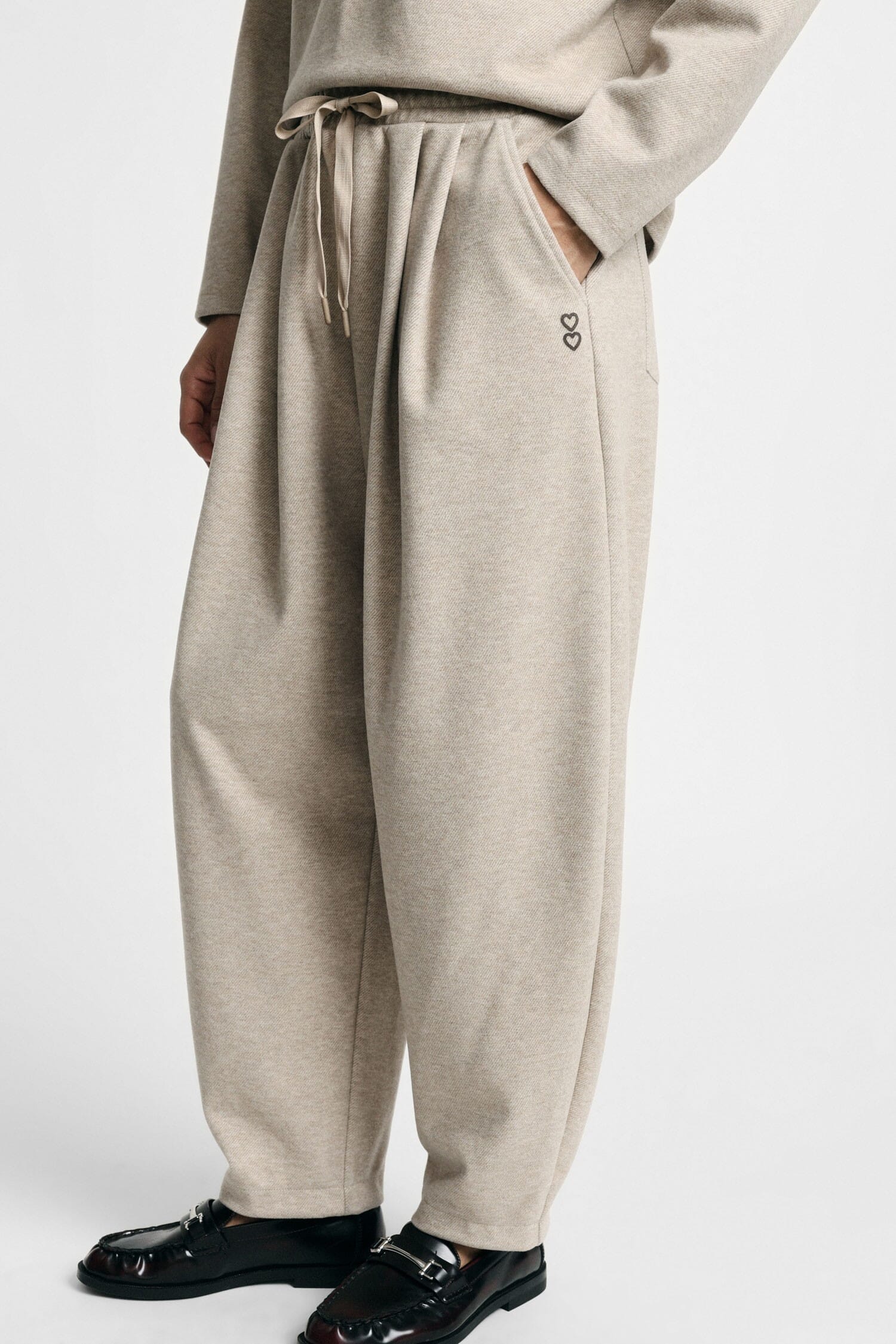 Pantalon de jogging ajusté avec cordon de serrage et poches latérales Please