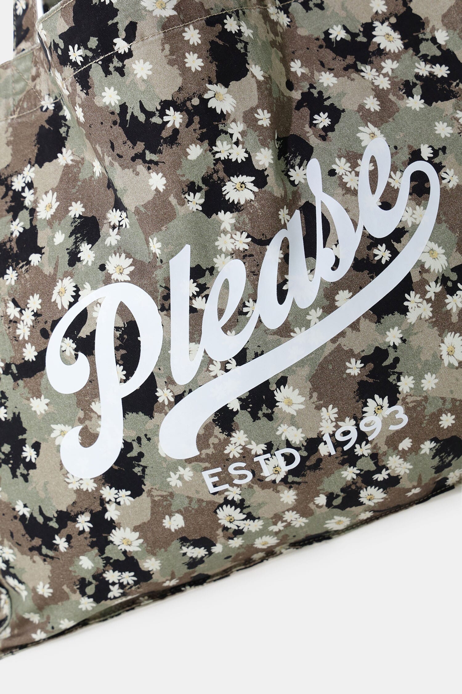 Camouflage-Patterned Shopper Bag With Floral Print – Please