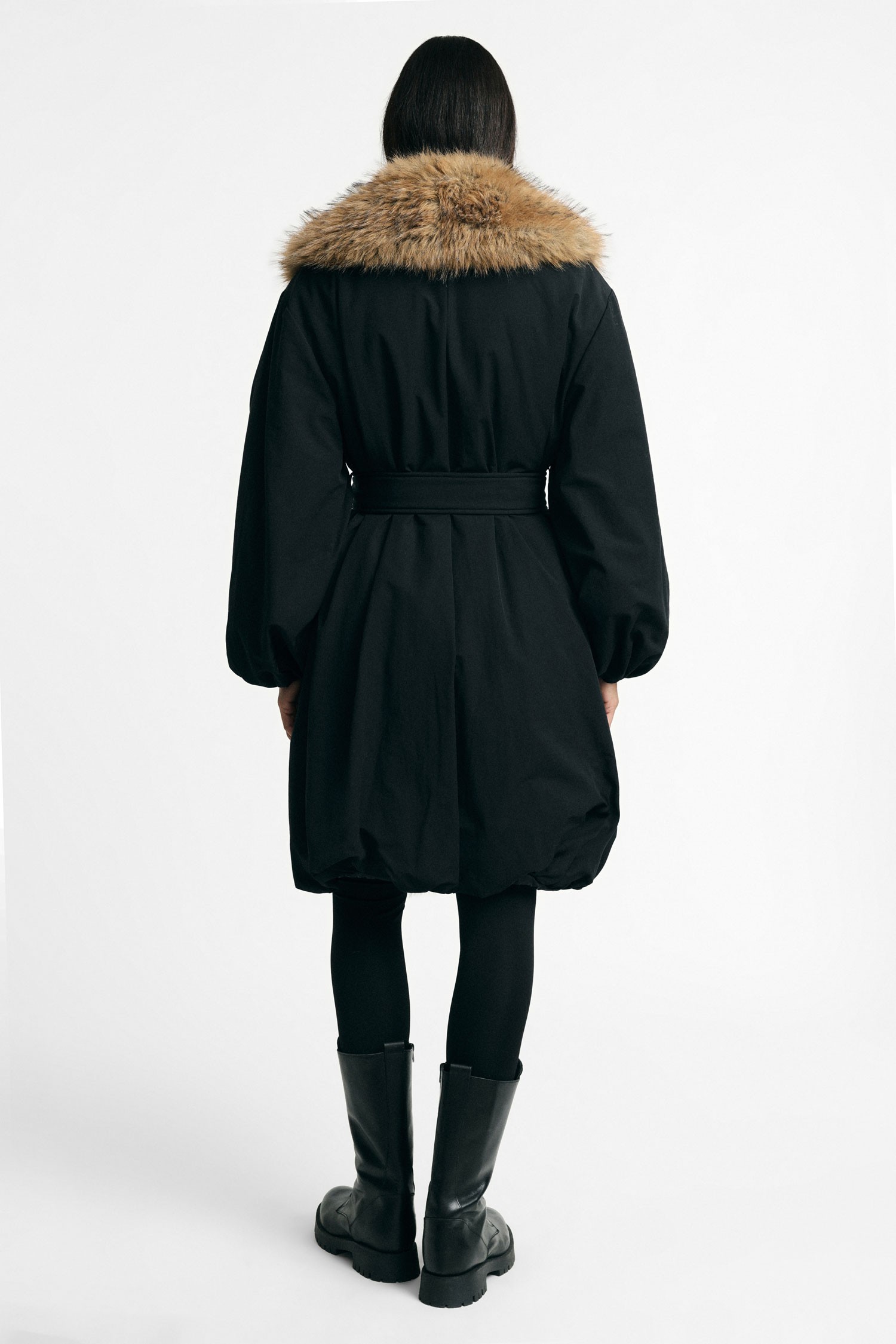 Cappotto Con Maxi Collo In Pelliccia E Cintura Please