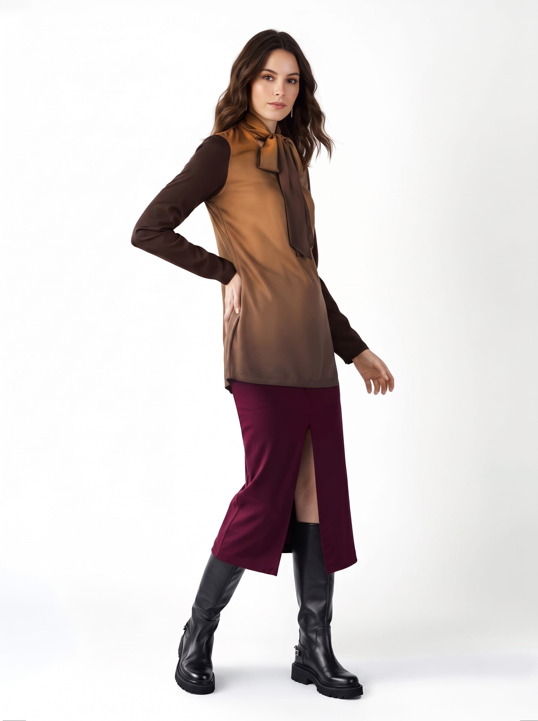 Blouse longue cintrée en satin, avec encolure en V et nœud « Rinascimento »
