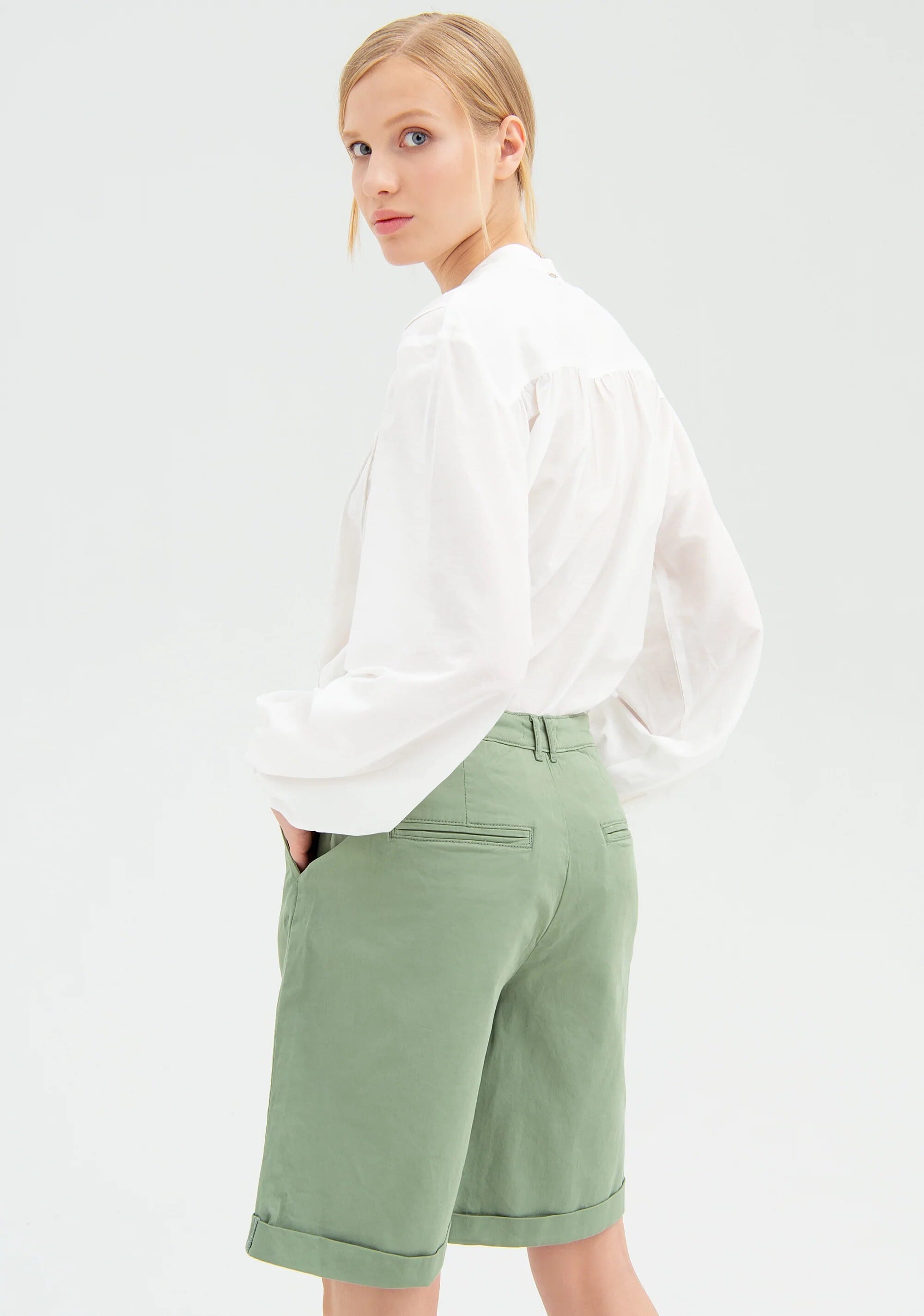 Bermuda Wide In Gabardine Fracomina