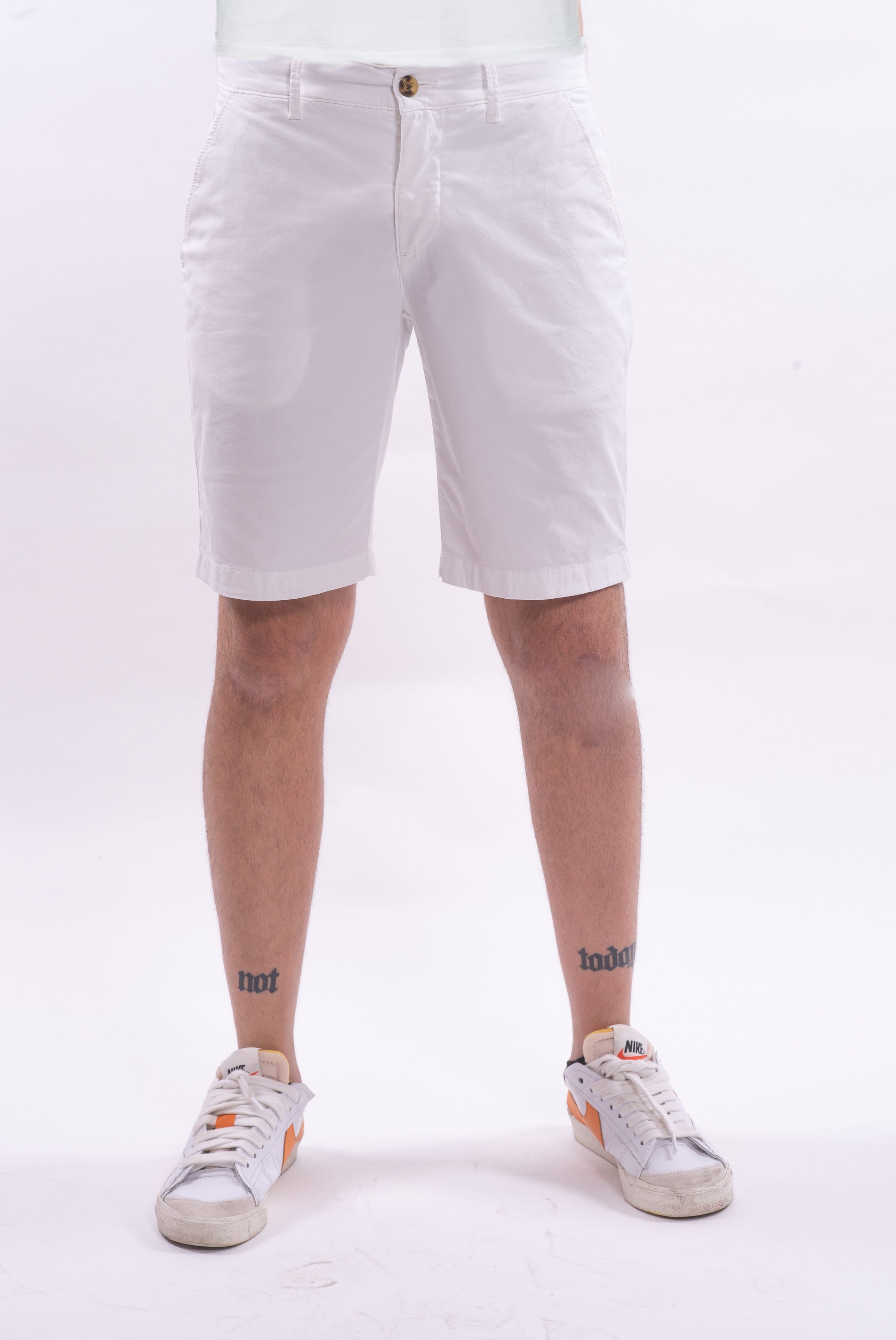 Pantalone Modello Bermuda Rodrigo