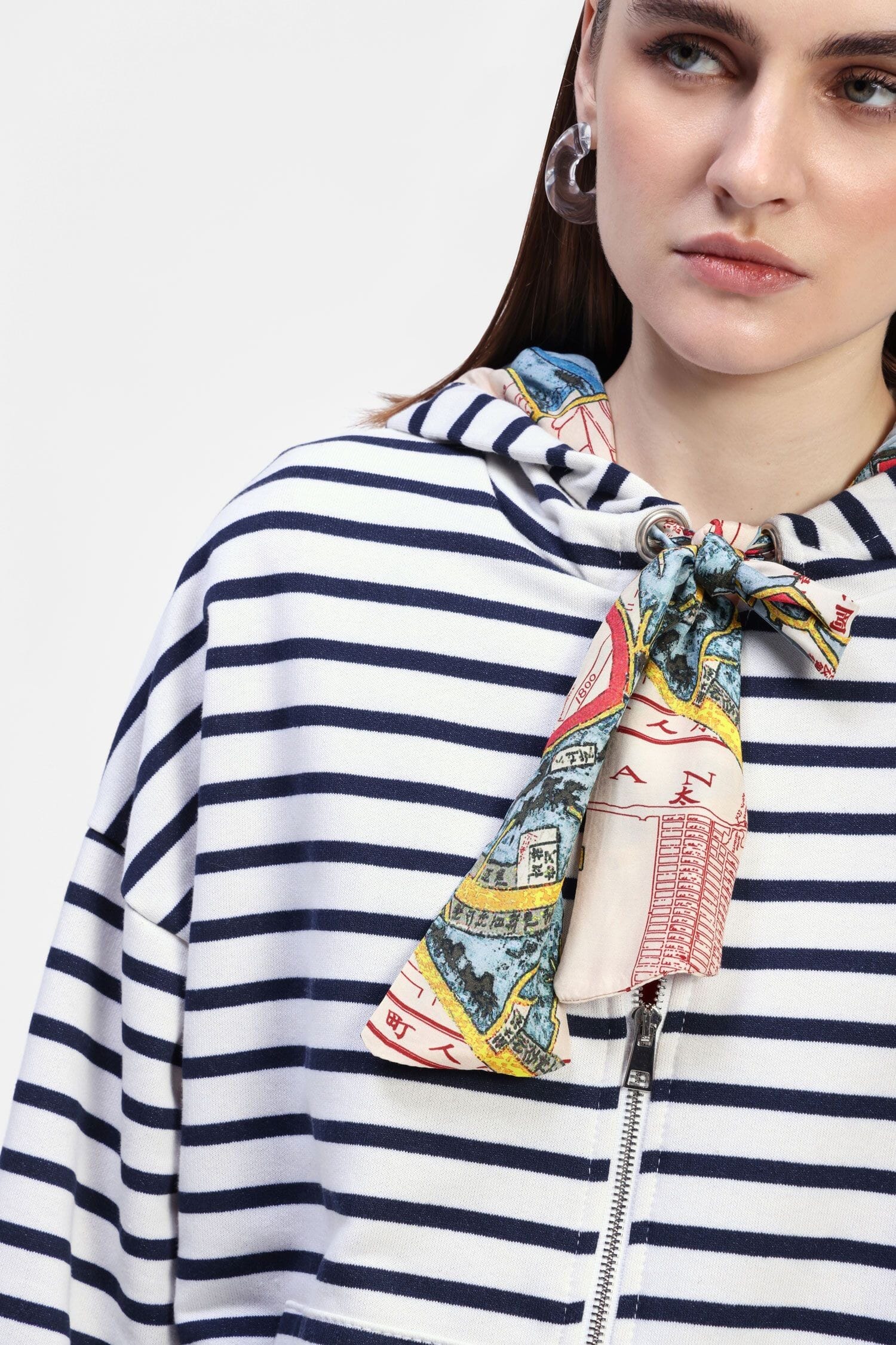 Felpa Con Cappuccio A Righe E Foulard Dixie