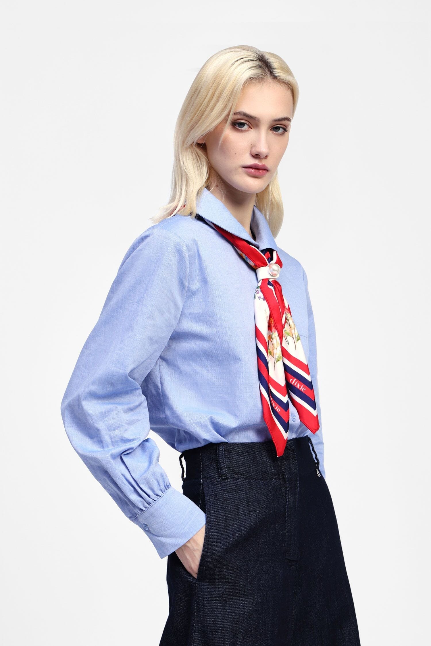 Camicia Con Colletto Classico E Foulard Dixie