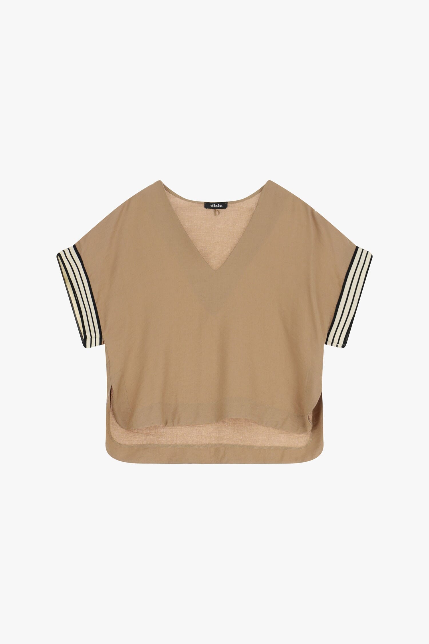 T-Shirt à manches courtes profilées et col en V Dixie