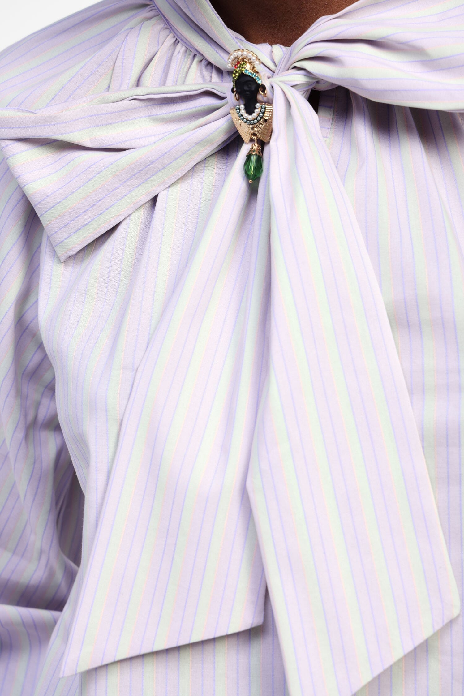 Camicia A Righe Con Fiocco E Spilla Dixie