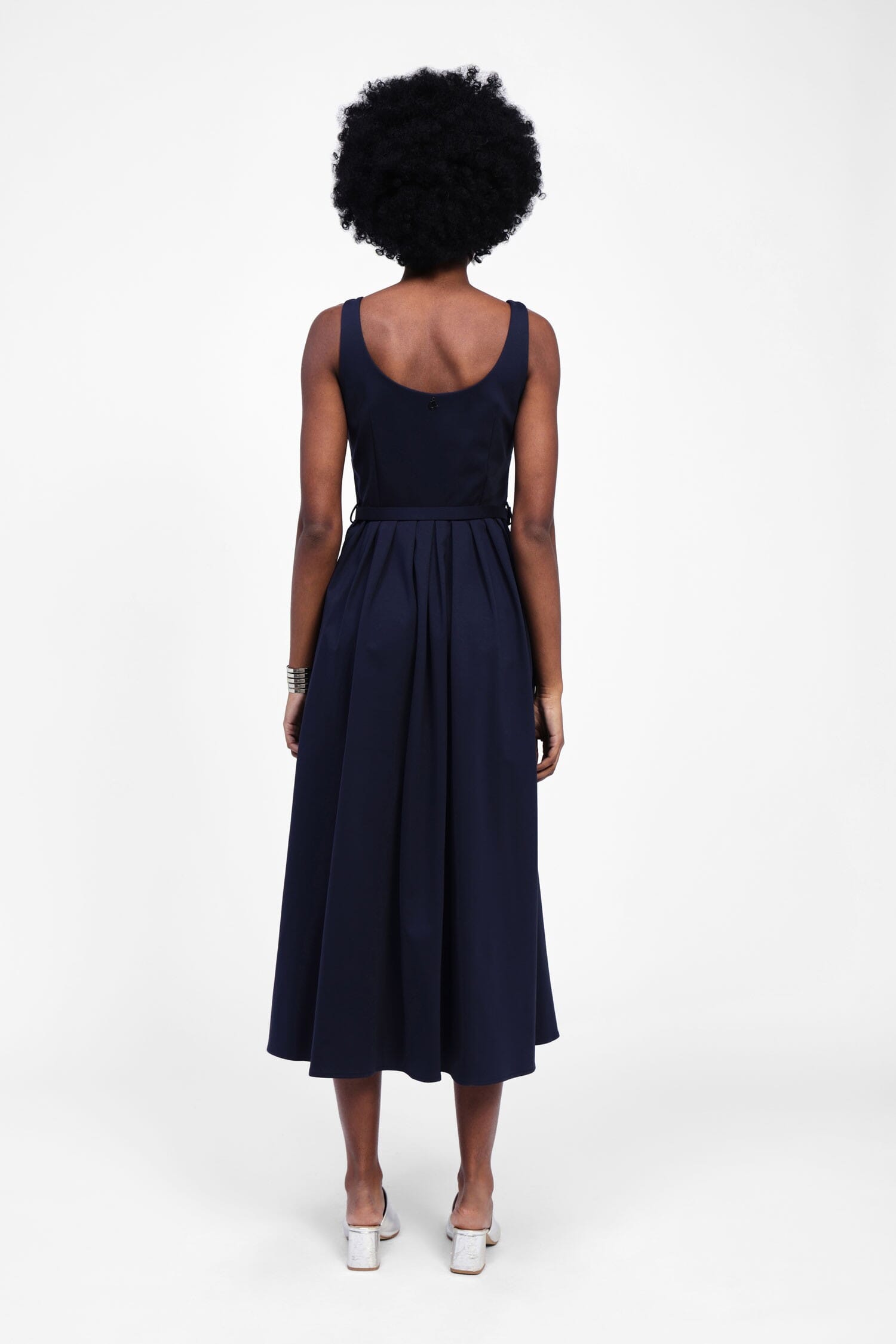 Robe longue avec encolure profonde et ceinture Dixie