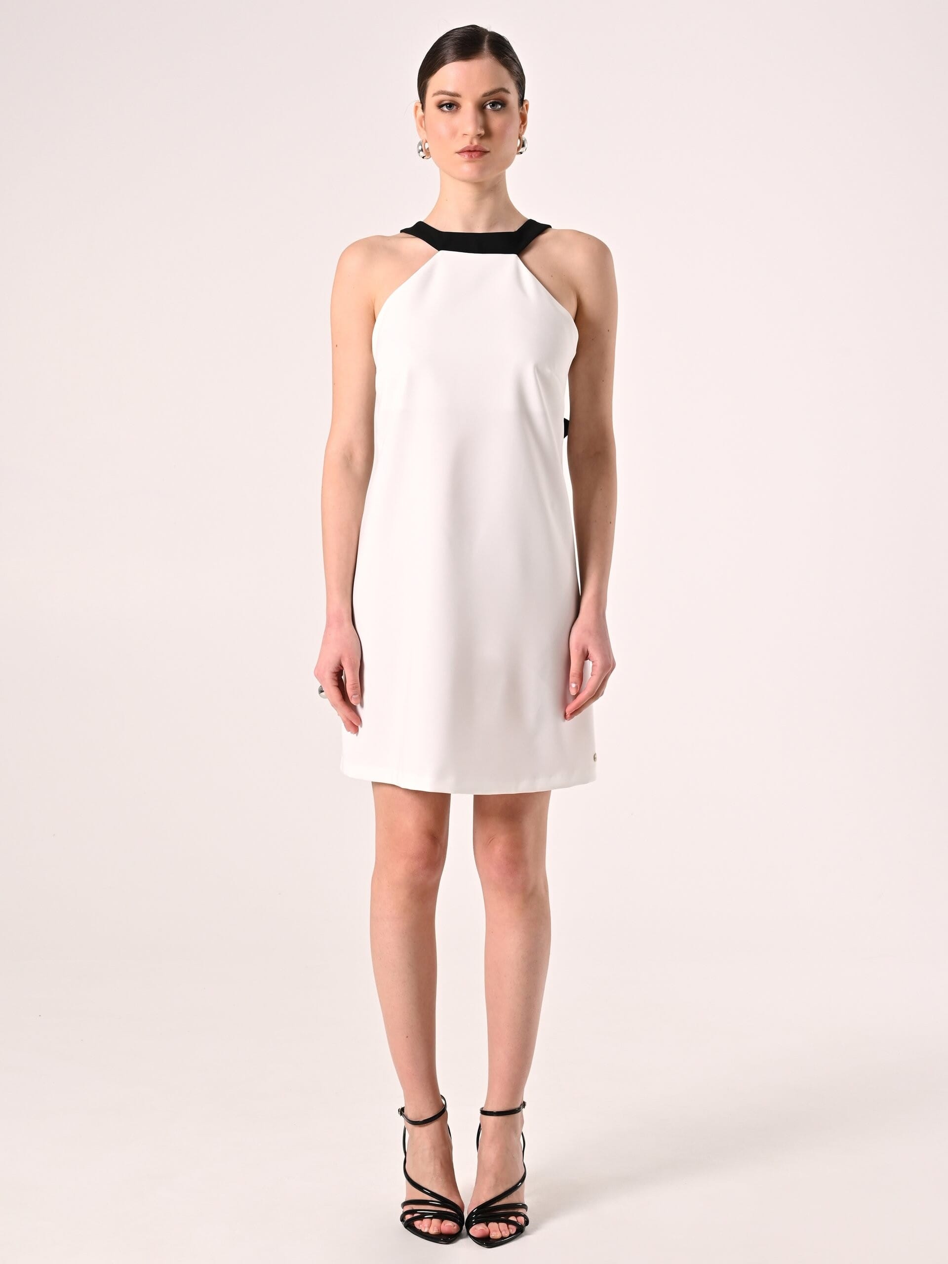 Abito Corto Bicolor In Tessuto Tecnico Con Fiocco Dietro Rinascimento