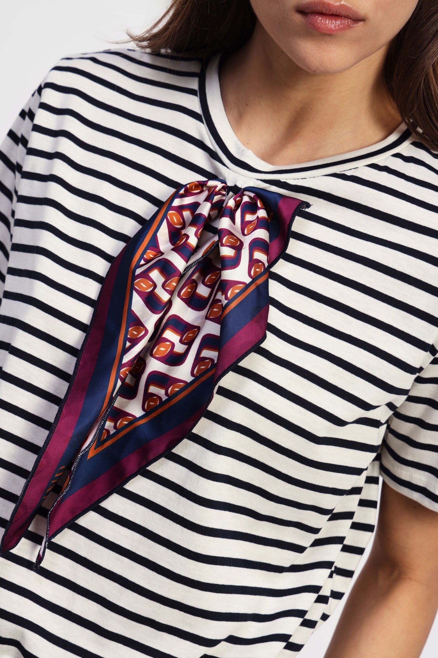 T-Shirt A Righe Con Foulard Decorativo Dixie