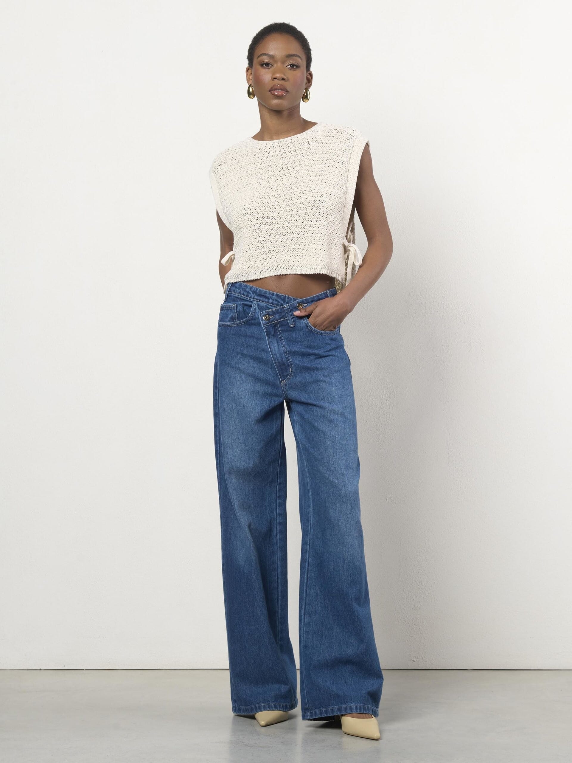 Jeans Palazzo Con Abbottonatura Asimmetrica Rinascimento