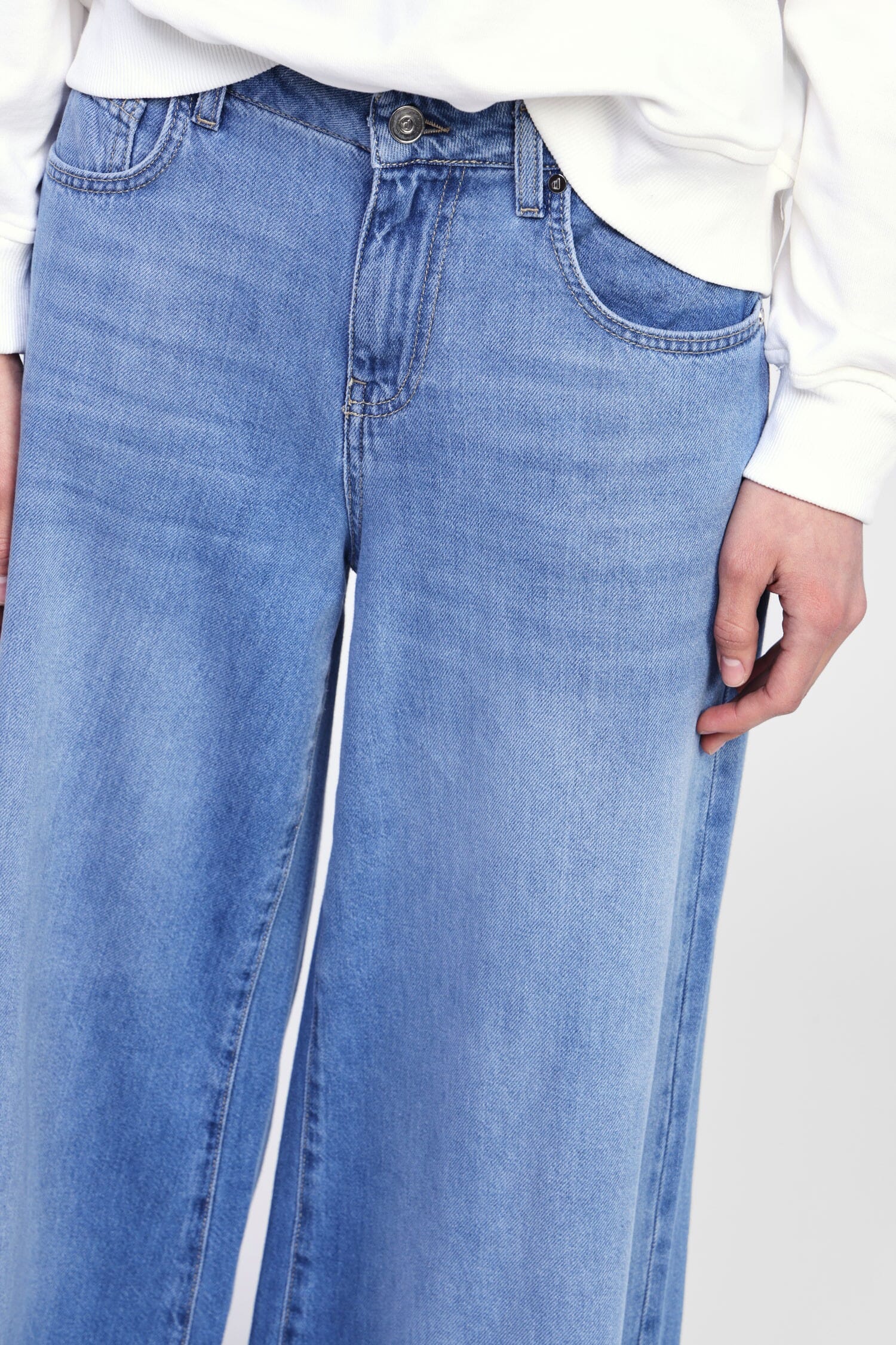 Jeans Ampi Con Orlo Sfrangiato Dixie