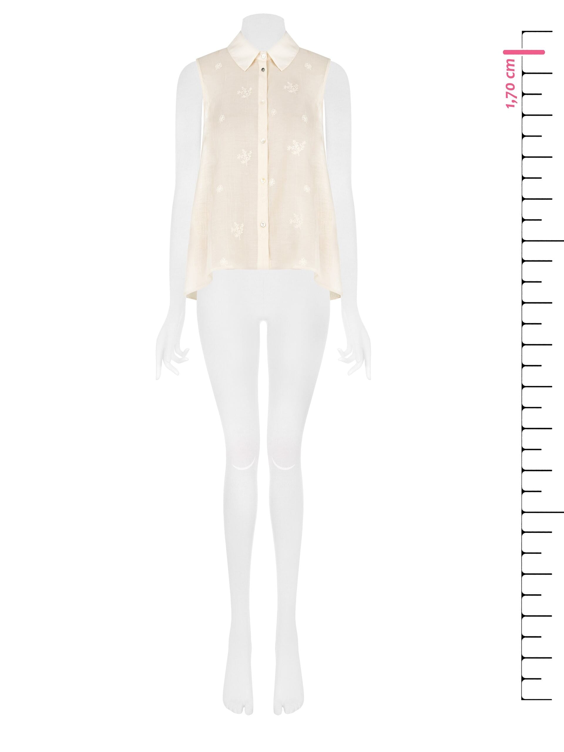 Top Over A Trapezio In Tessuto Semitrasparente Con Ricami Rinascimento