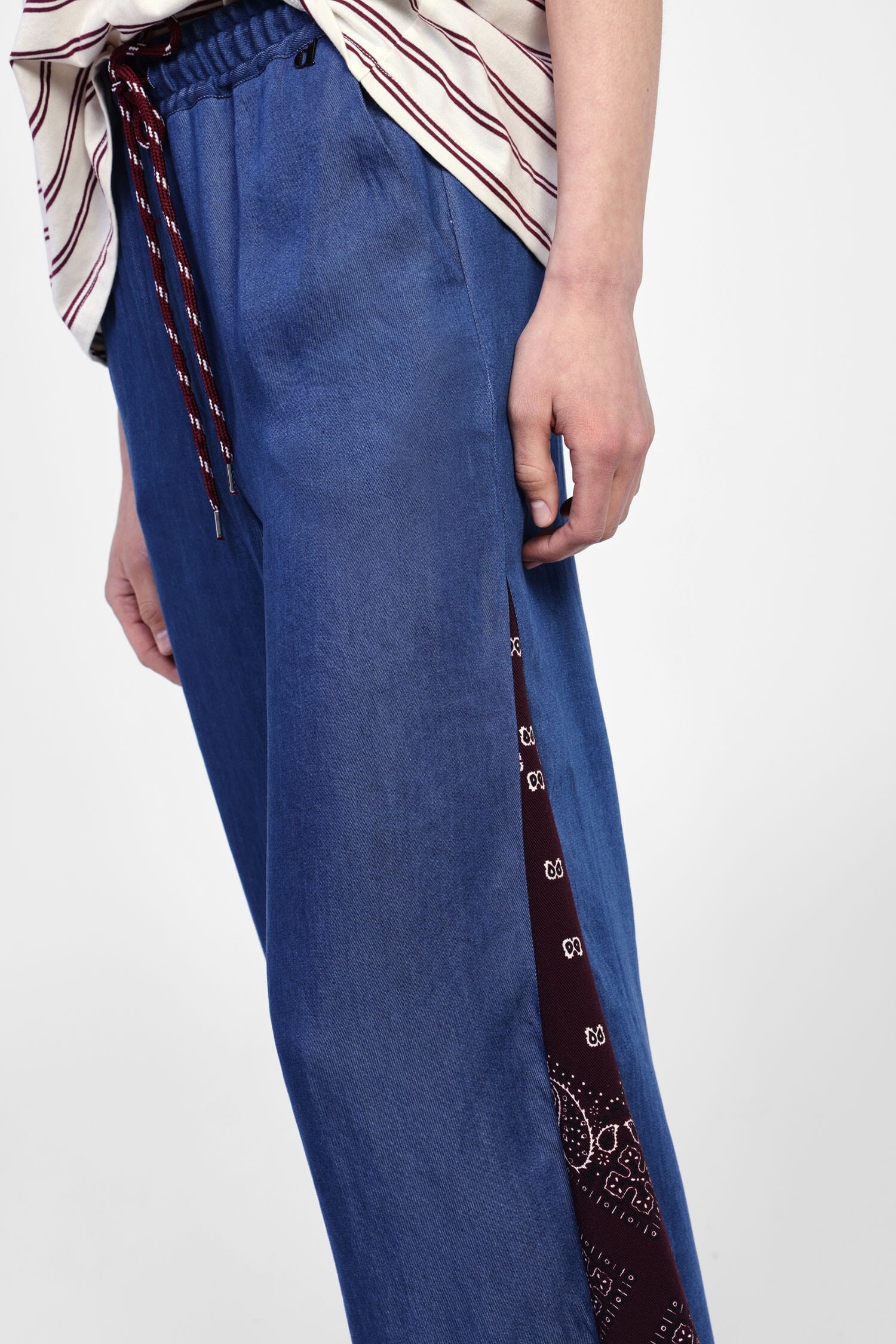 Jeans A Gamba Larga Con Coulisse E Banda Laterale In Fantasia Dixie