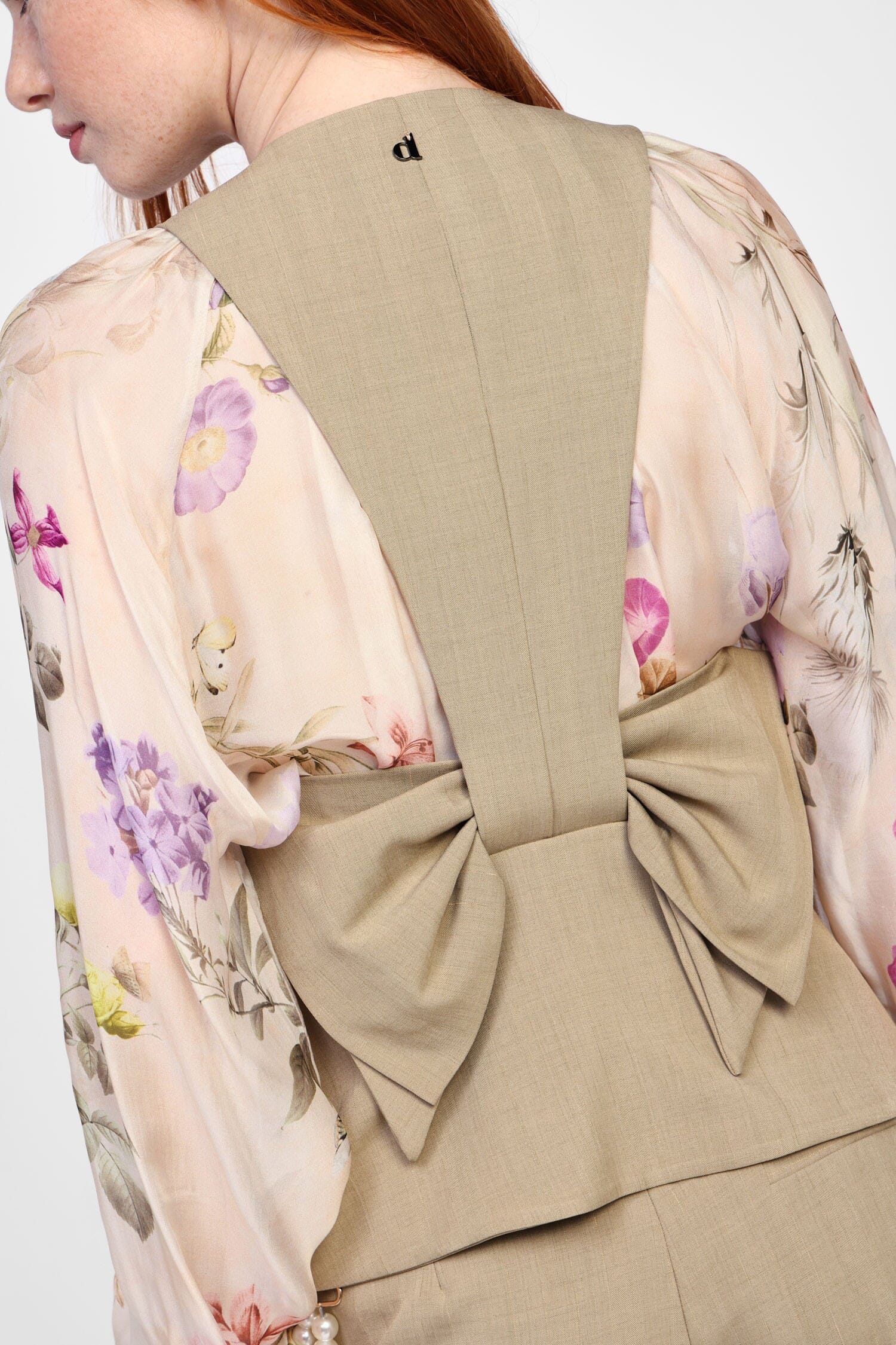 Gilet Con Bottoni E Fiocco Dixie