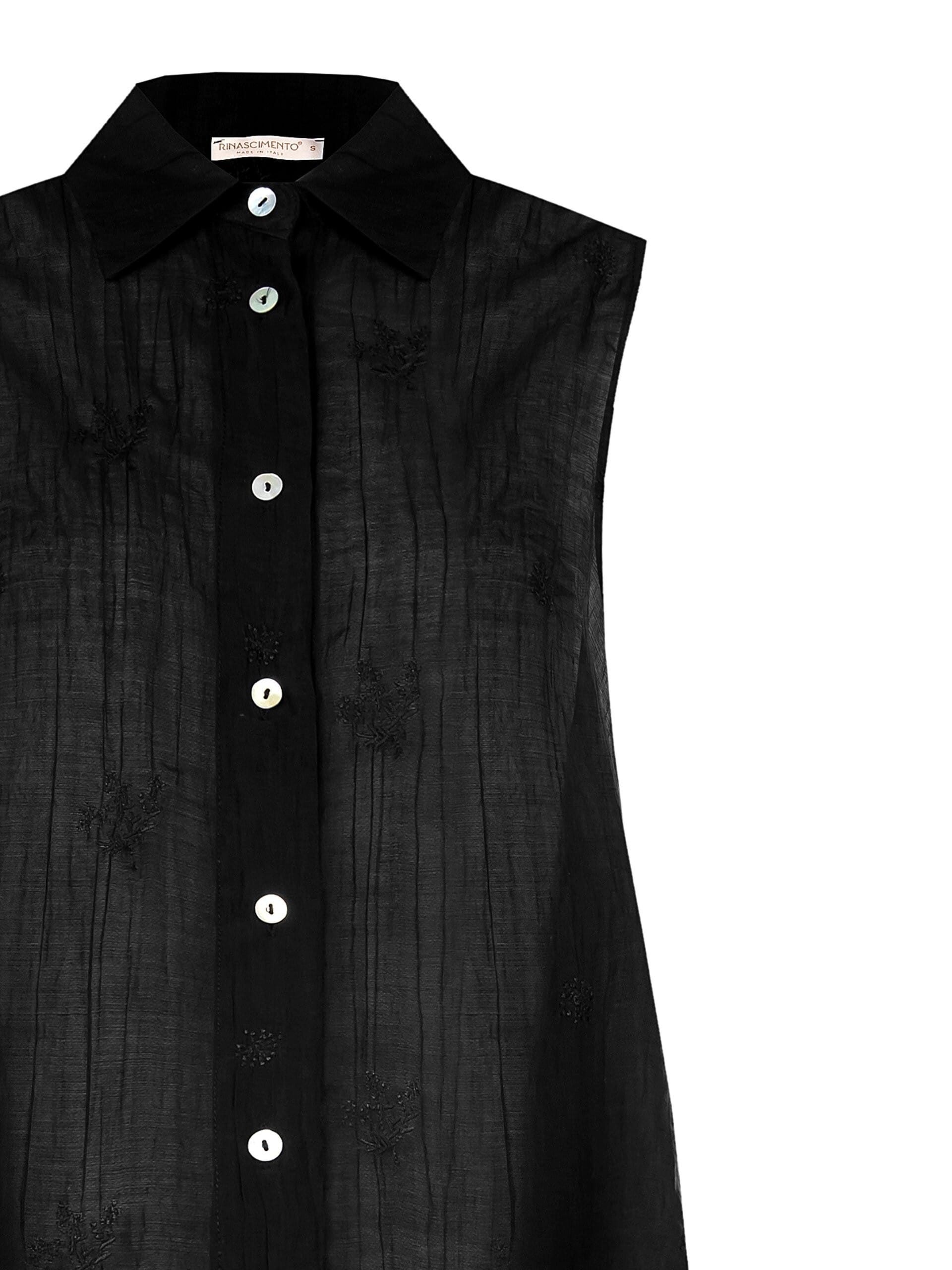 Top Over A Trapezio In Tessuto Semitrasparente Con Ricami Rinascimento