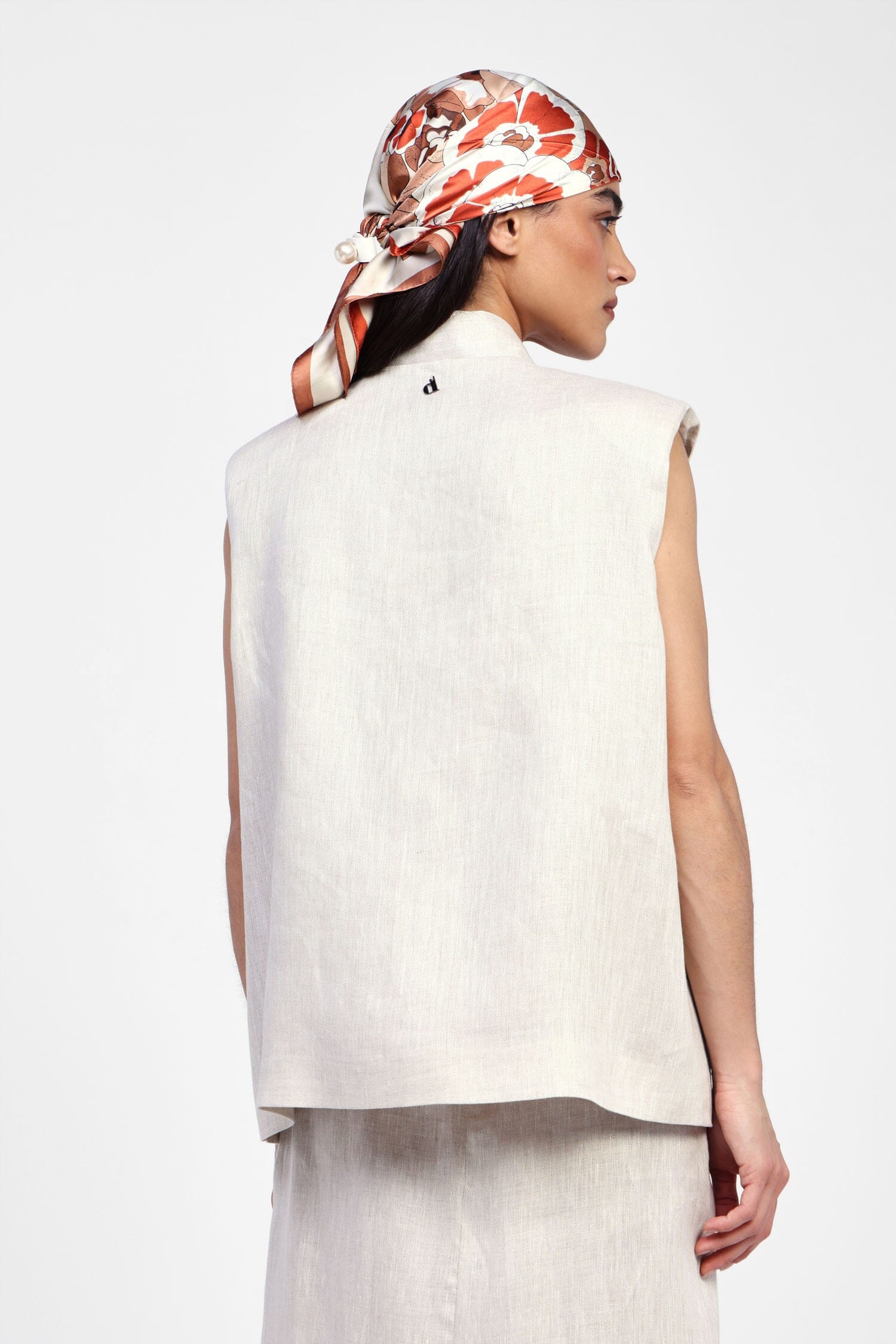 Gilet Con Collo A Fascetta E Bottoni Dixie