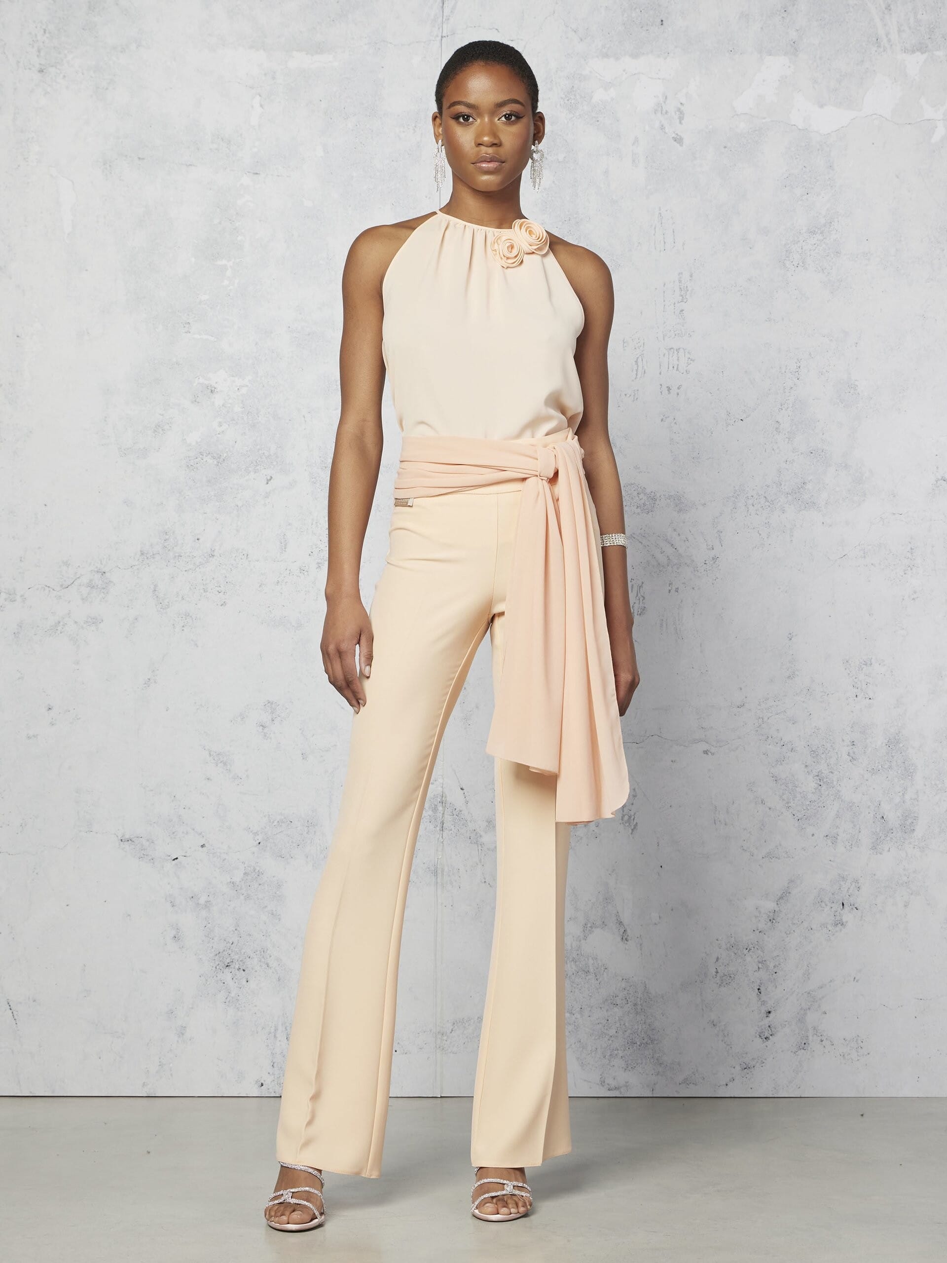 Blusa Fluida A Trapezio In Raso Opaco Con Rose Rinascimento