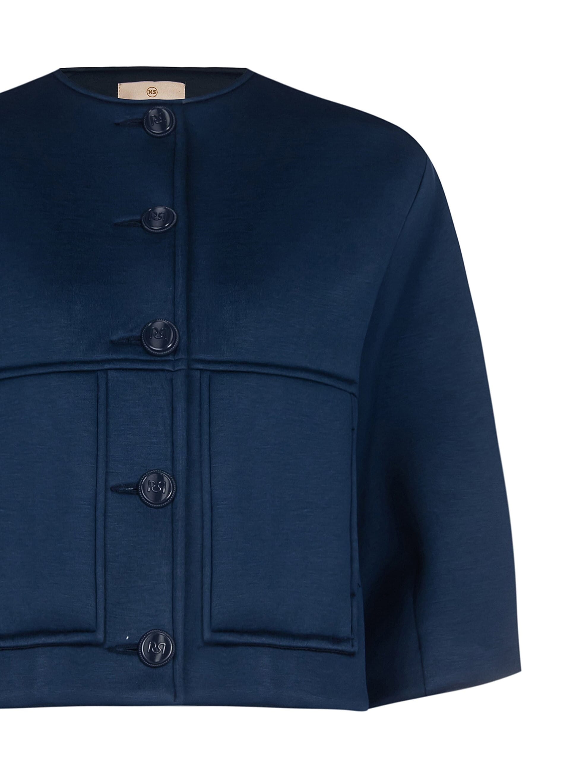 Cappotto Cropped In Neoprene Con Tasconi E Maniche A 3/4 Rinascimento