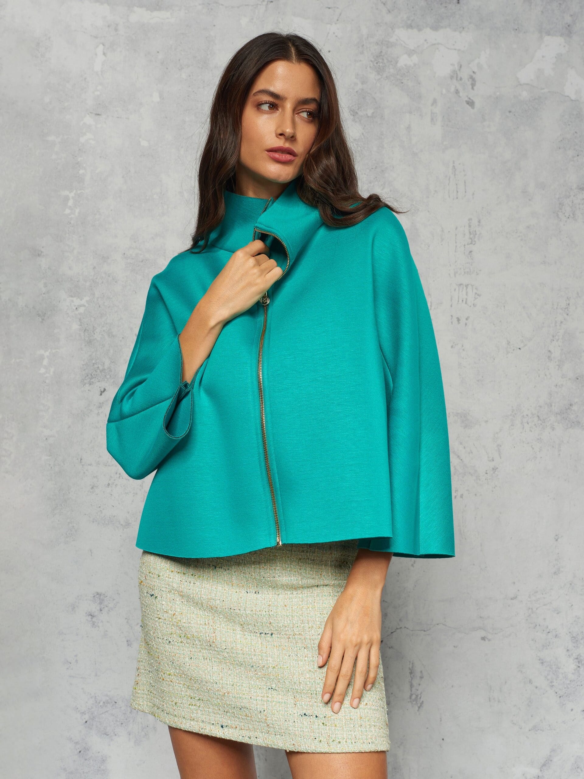 Cappotto A Mantella A Collo Alto In Neoprene Rinascimento