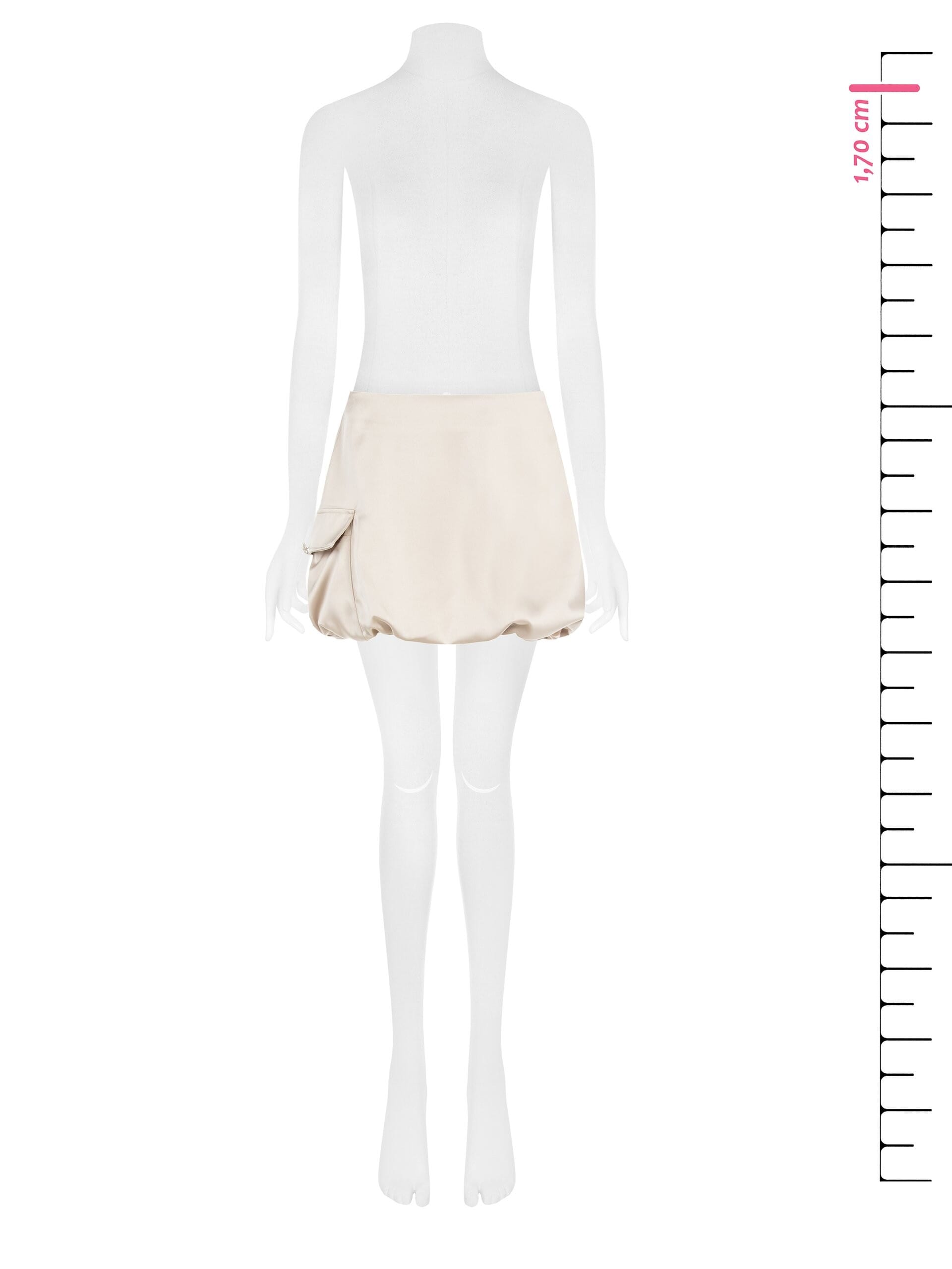 Minigonna A Palloncino In Raso Con Tasca E Bottone Gioiello Sul Lato Rinascimento