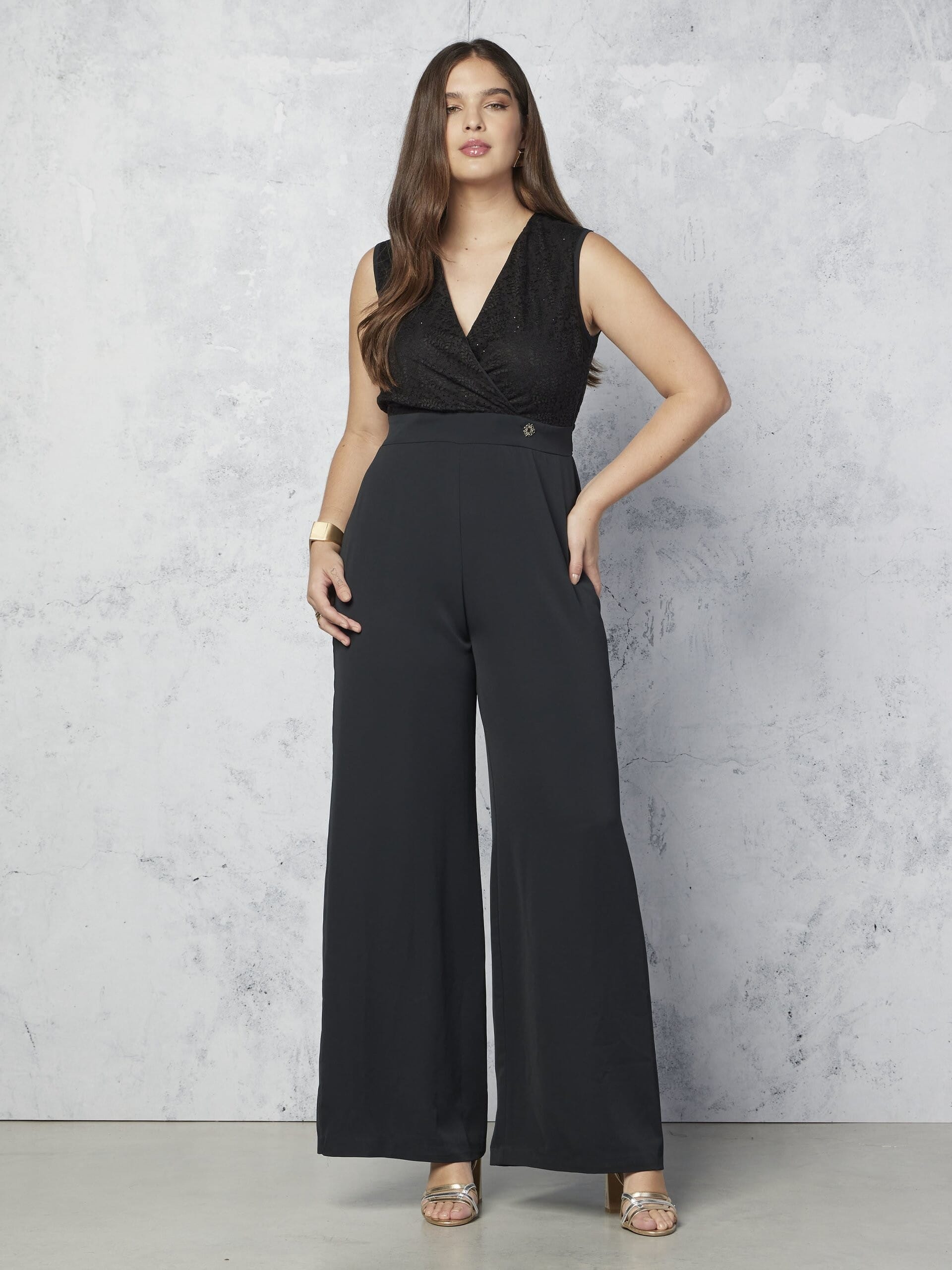 Tuta Intera Curvy A Palazzo Fluida Con Corpetto Ricamato E Paillettes Rinascimento Curvy