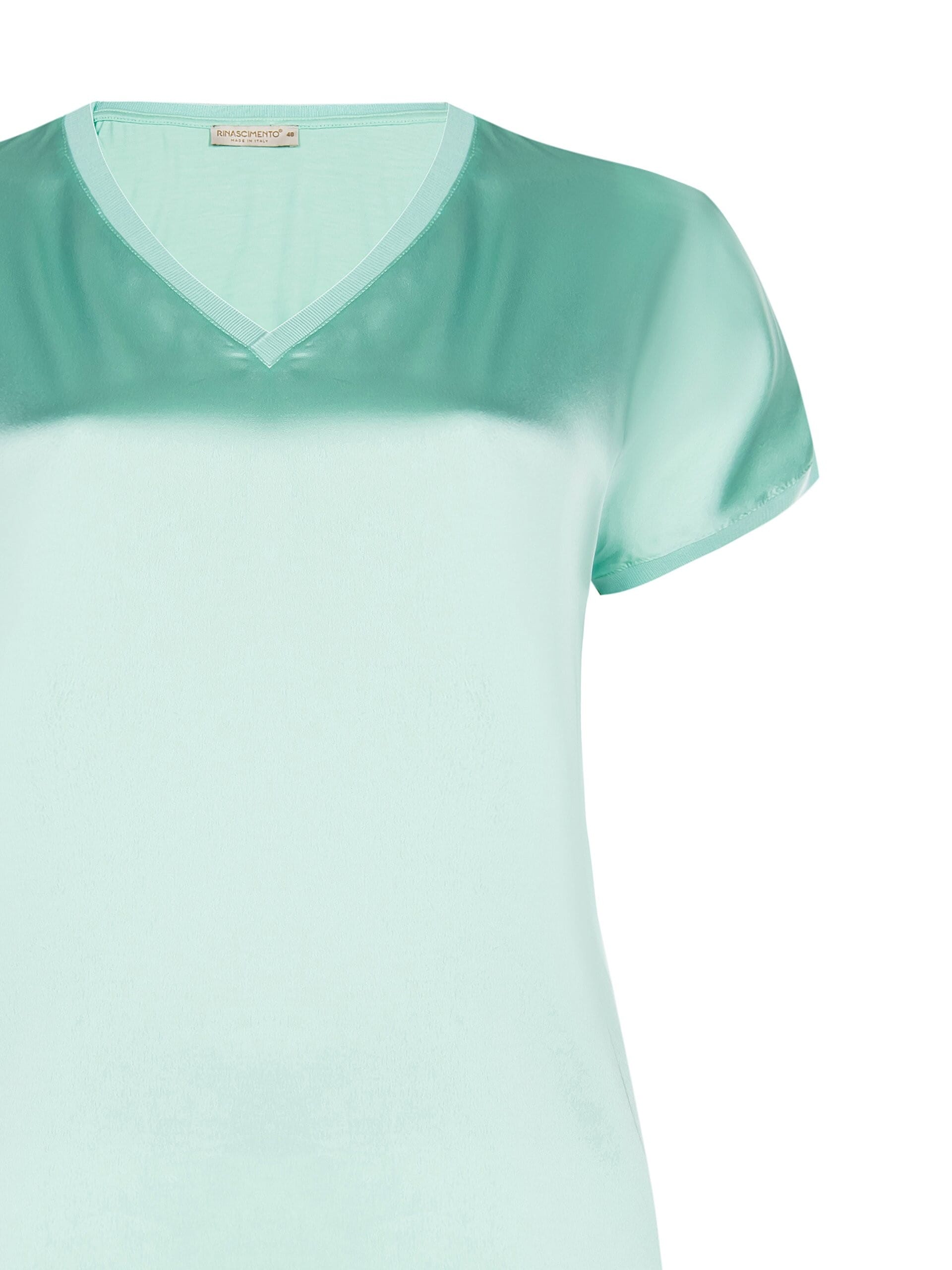 T-Shirt Curvy Fluida Asimmetrica In Raso Davanti E Viscosa Dietro Scollo A V Rinascimento Curvy