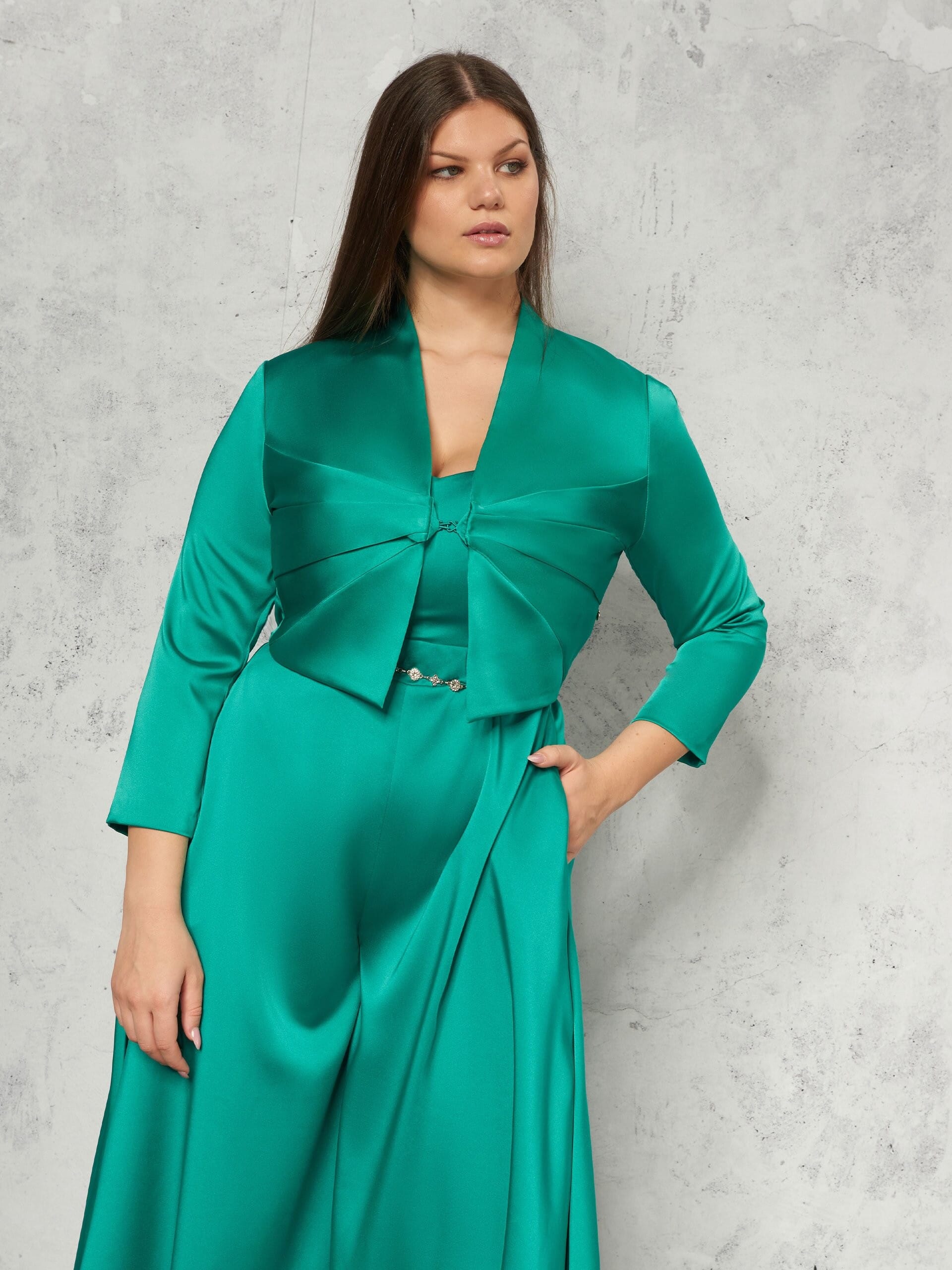 Rinascimento Curvy Bolero en satin avec fermeture à crochets et boucles