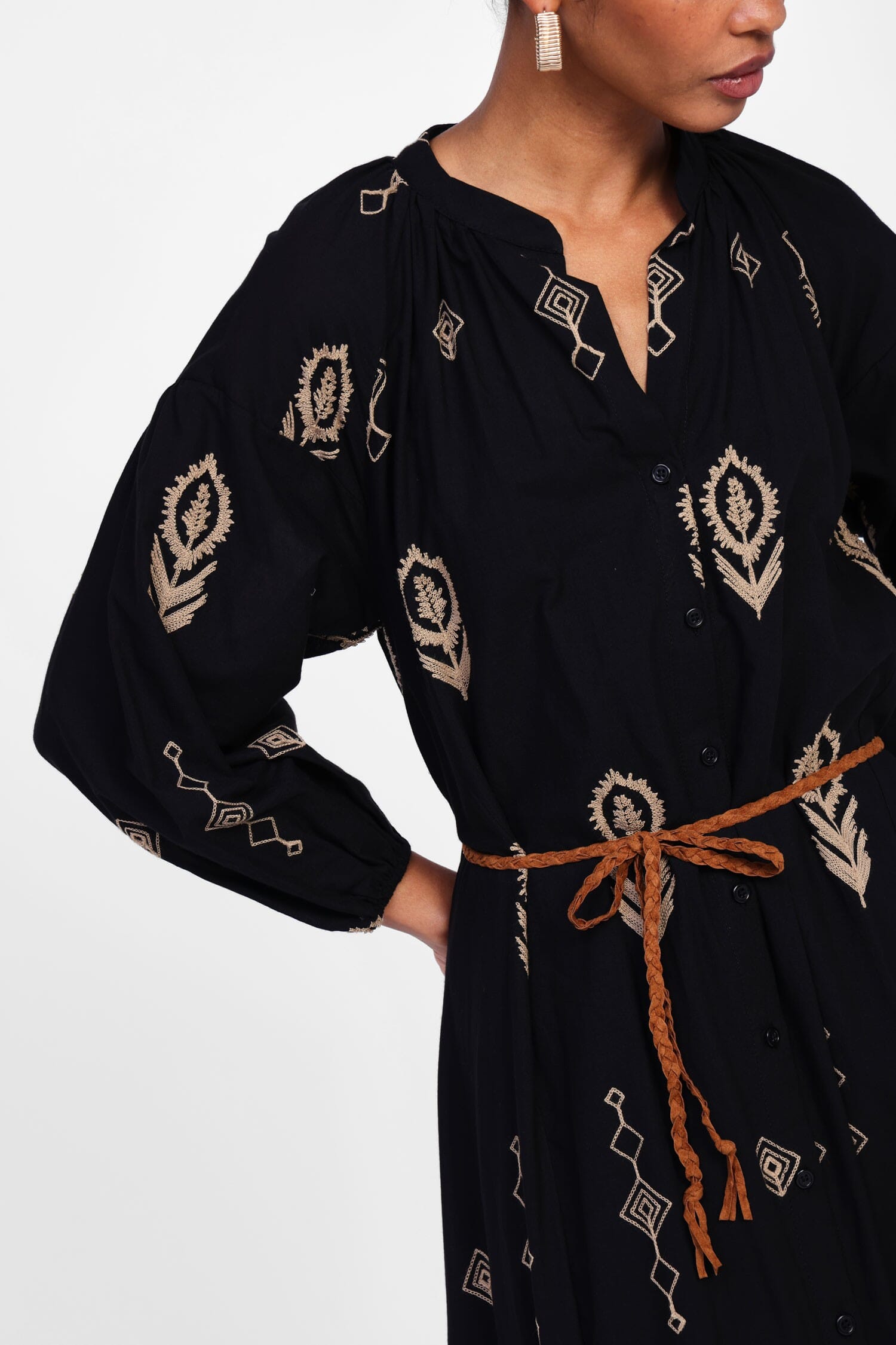 Abito Con Ricami E Cintura Intrecciata Dixie