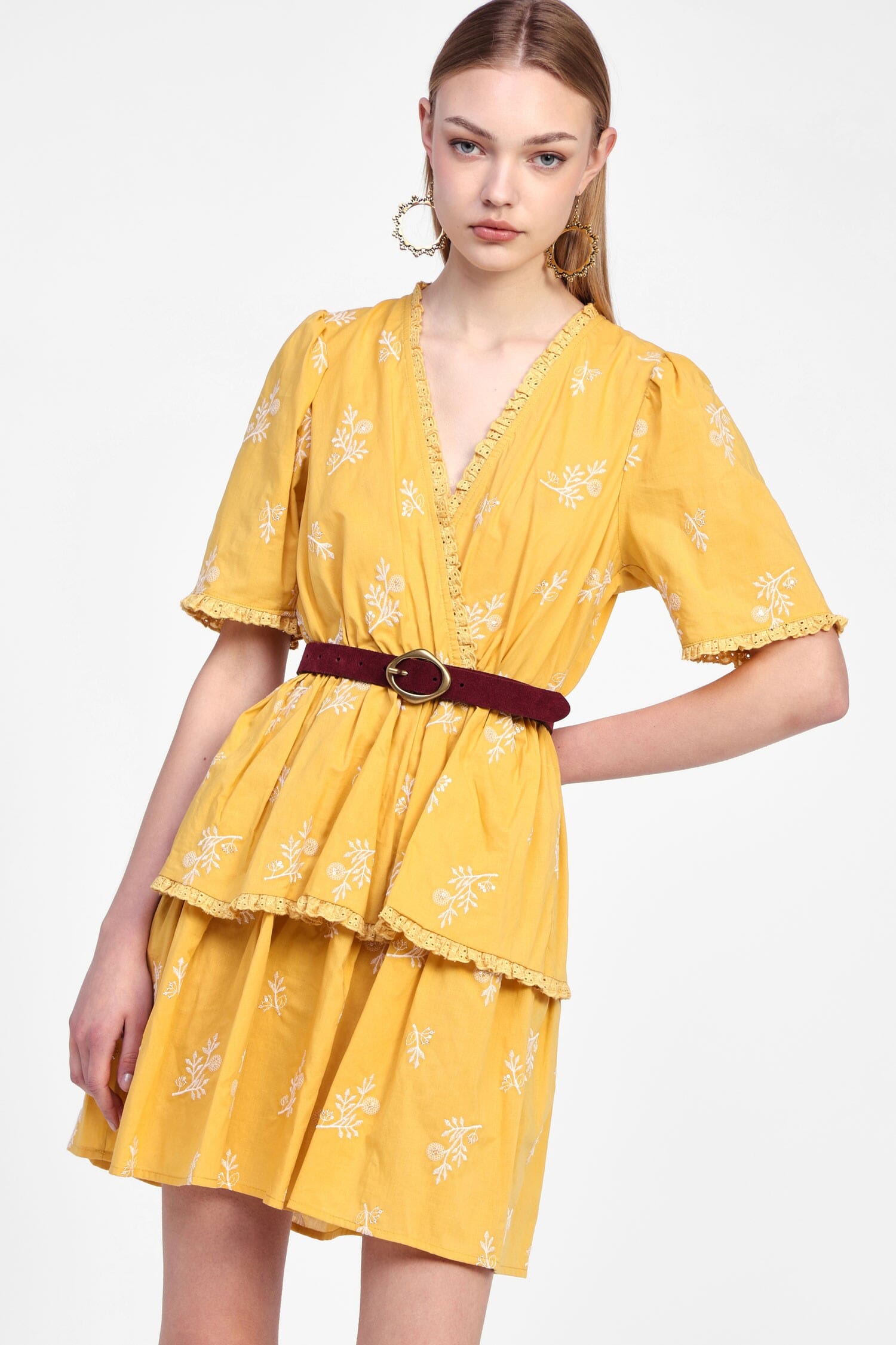 Abito Corto Con Stampa Floreale E Cintura Dixie