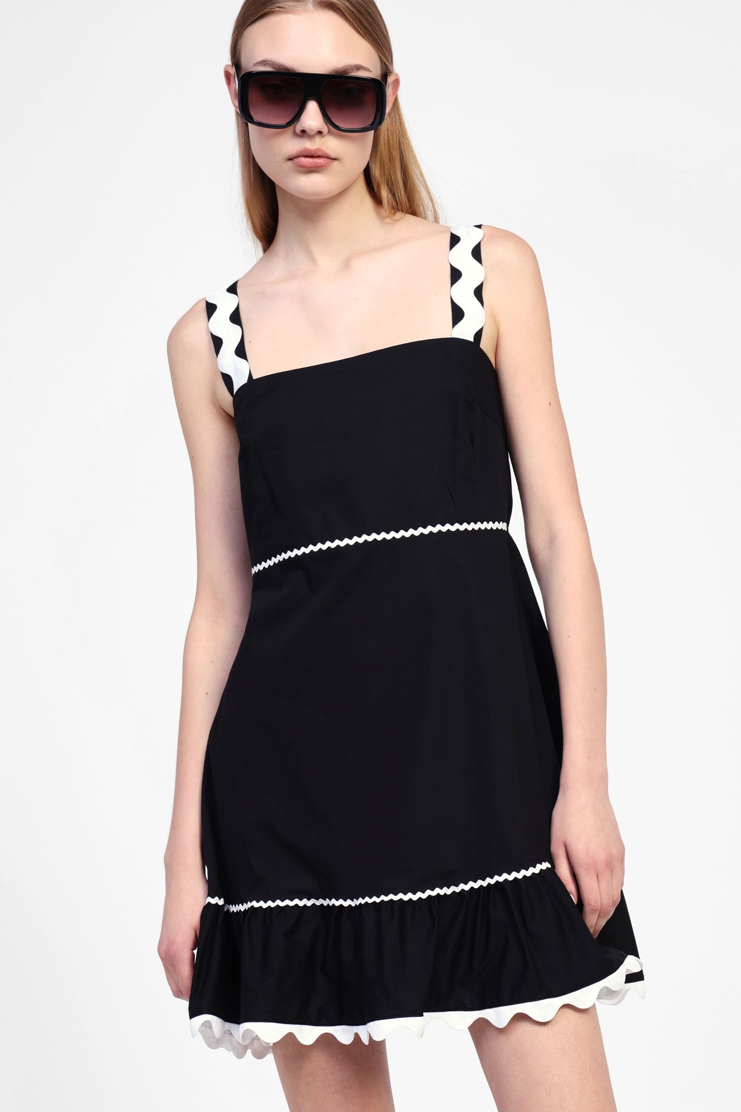 Abito Corto Con Balza E Dettagli Dixie