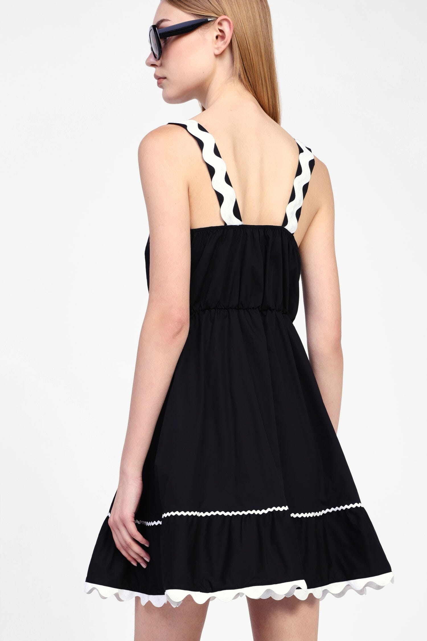 Abito Corto Con Balza E Dettagli Dixie