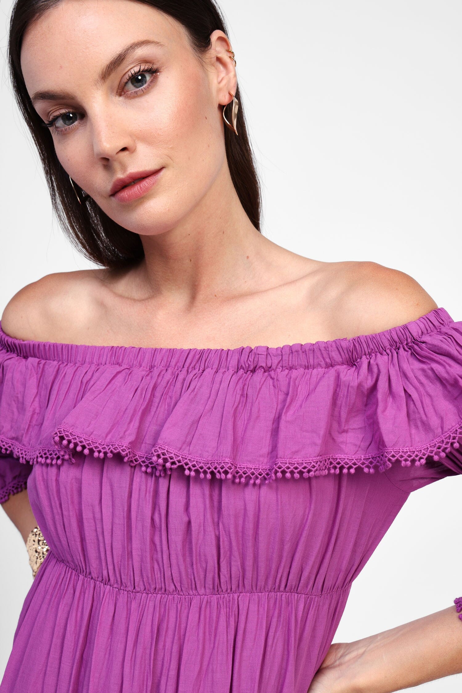 Abito Con Spalle Scoperte E Balze Dixie